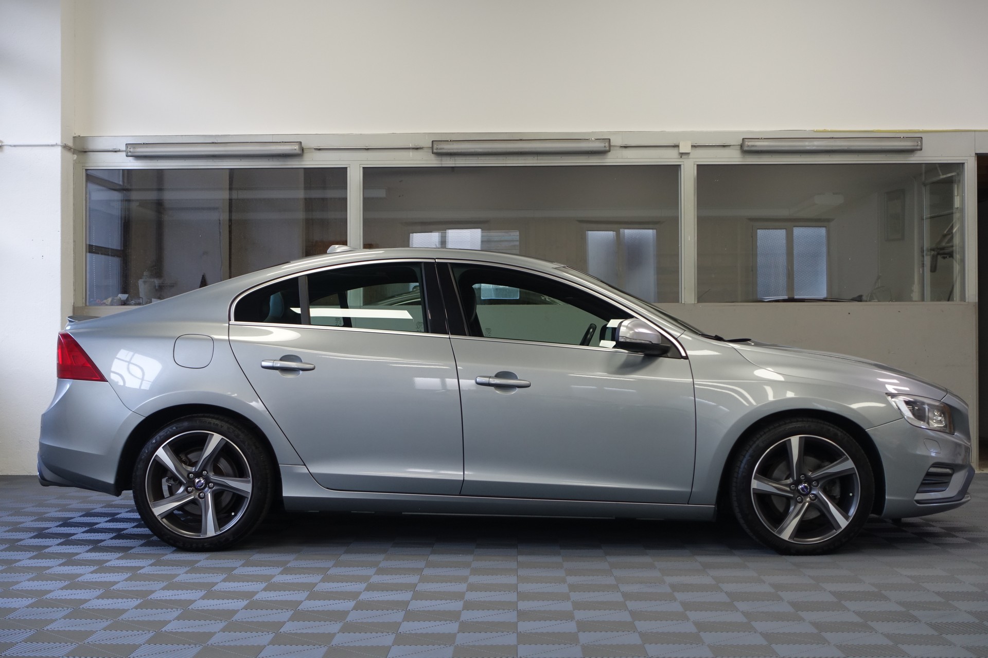 VOLVO S60 2.0 D4 R-Design S/S-image-4