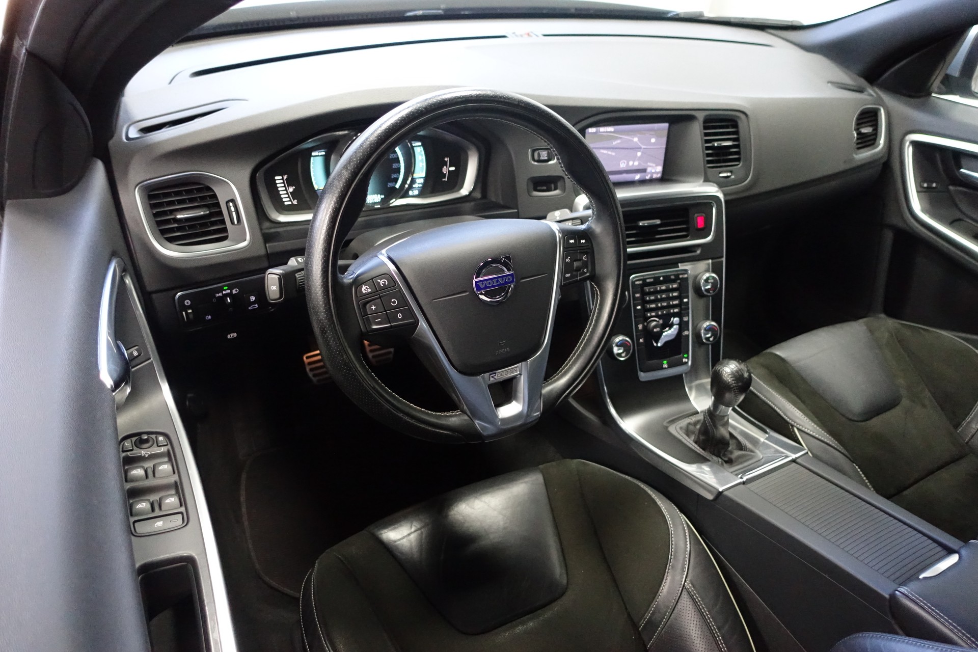 VOLVO S60 2.0 D4 R-Design S/S-image-11