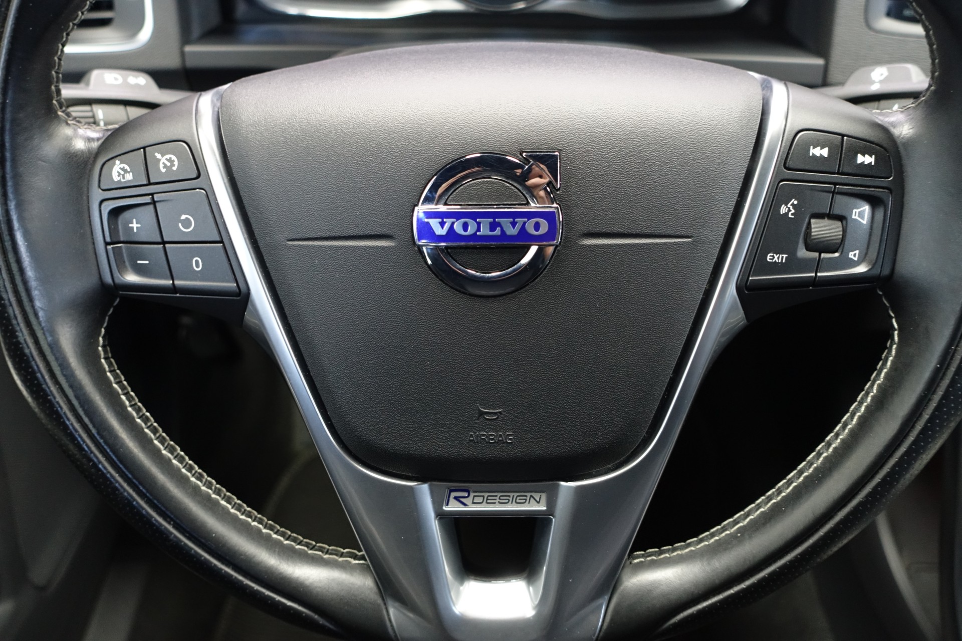 VOLVO S60 2.0 D4 R-Design S/S-image-18