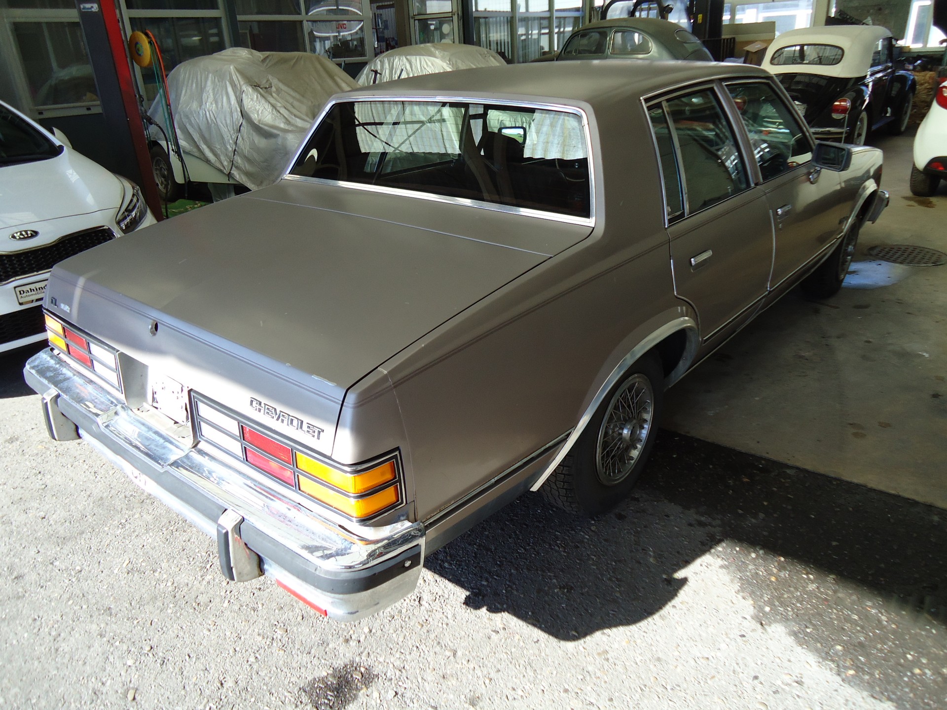 CHEVROLET Malibu Classic-image-3