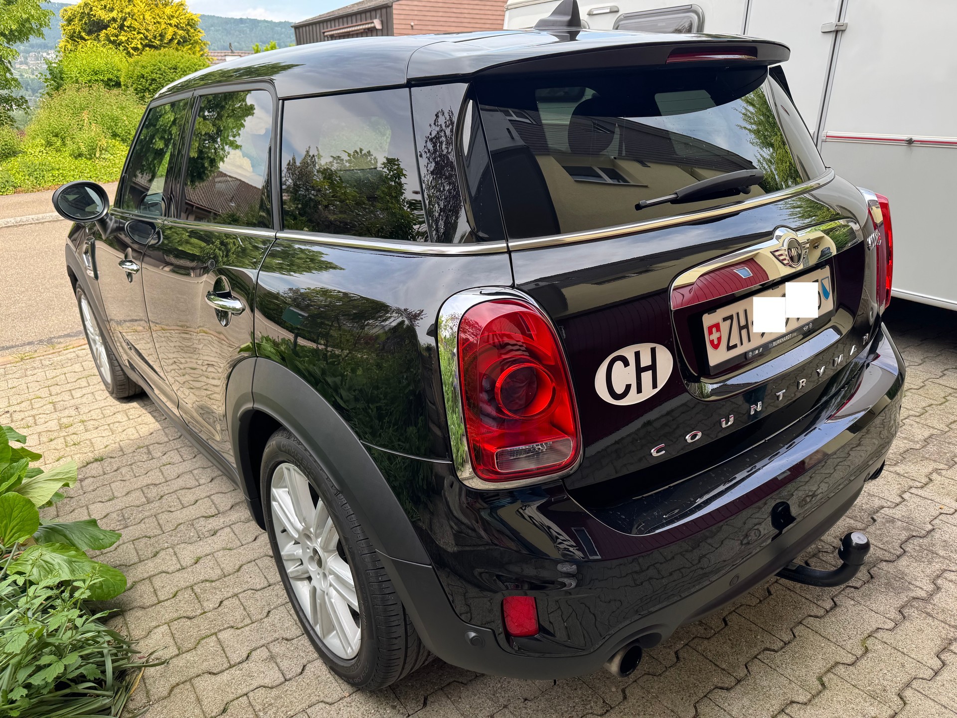 MINI 2.0i Cooper S ALL4-image-1