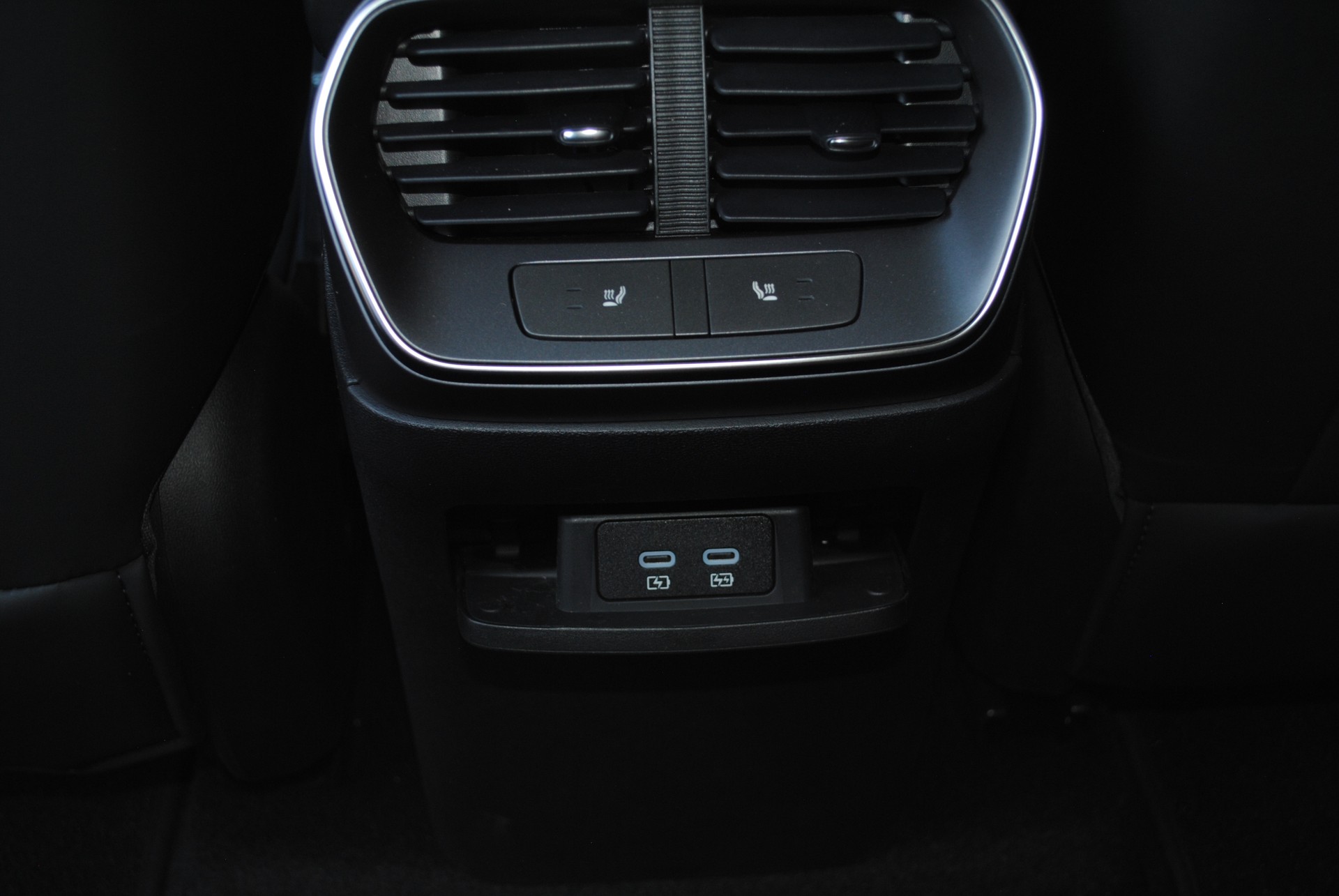 BYD Sealion 7 91,3 kWh Excellence AWD-image-17