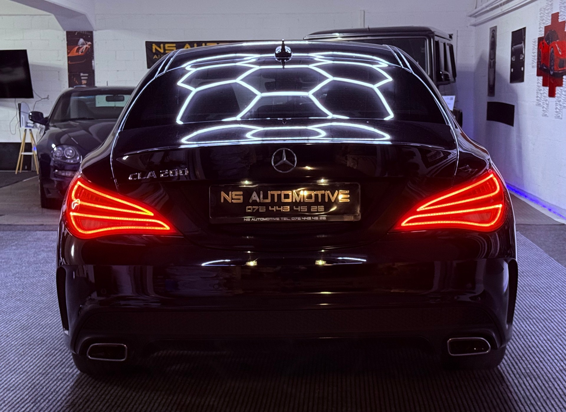 MERCEDES-BENZ CLA 200 AMG Line-image-4