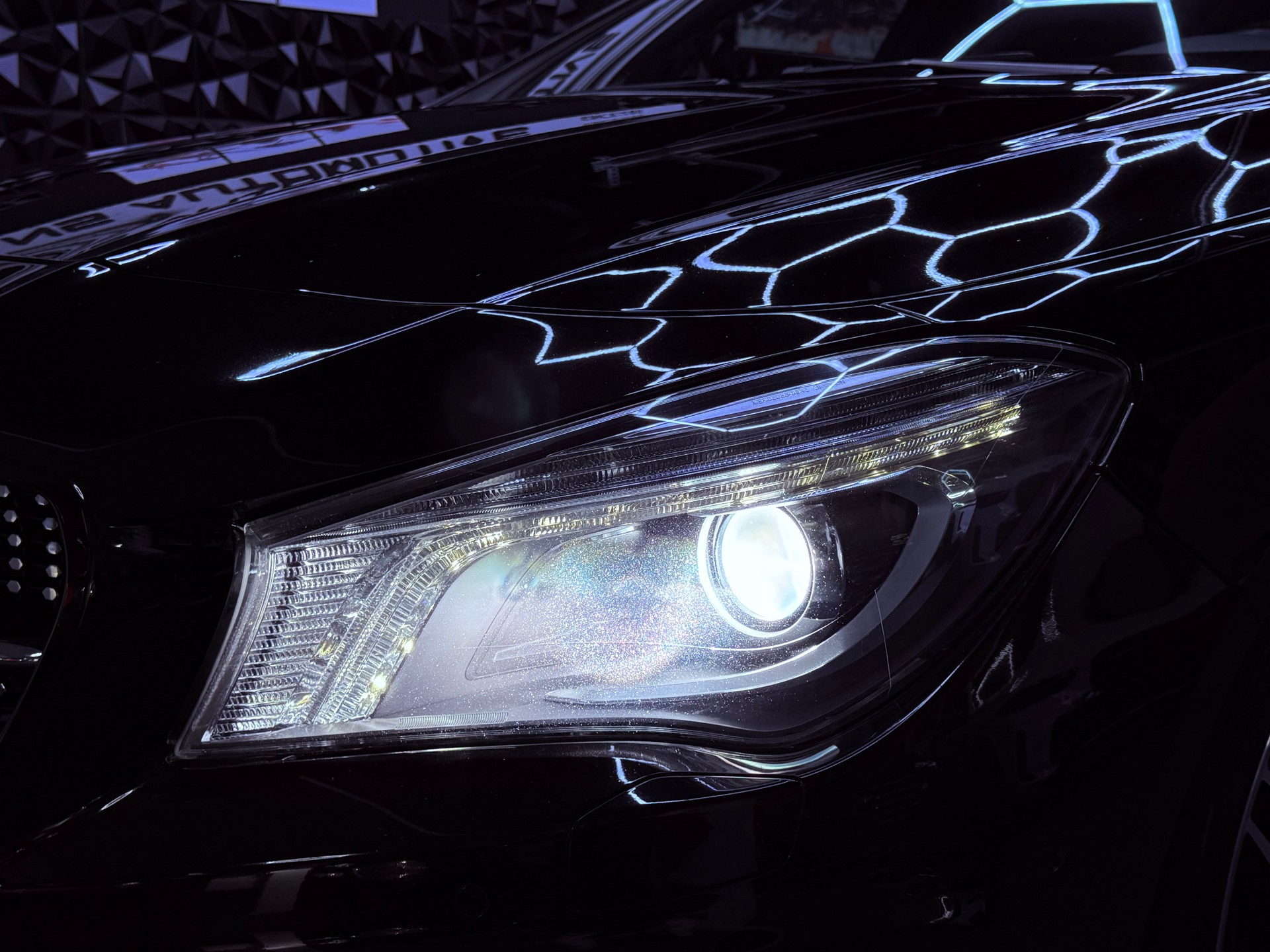 MERCEDES-BENZ CLA 200 AMG Line-image-7