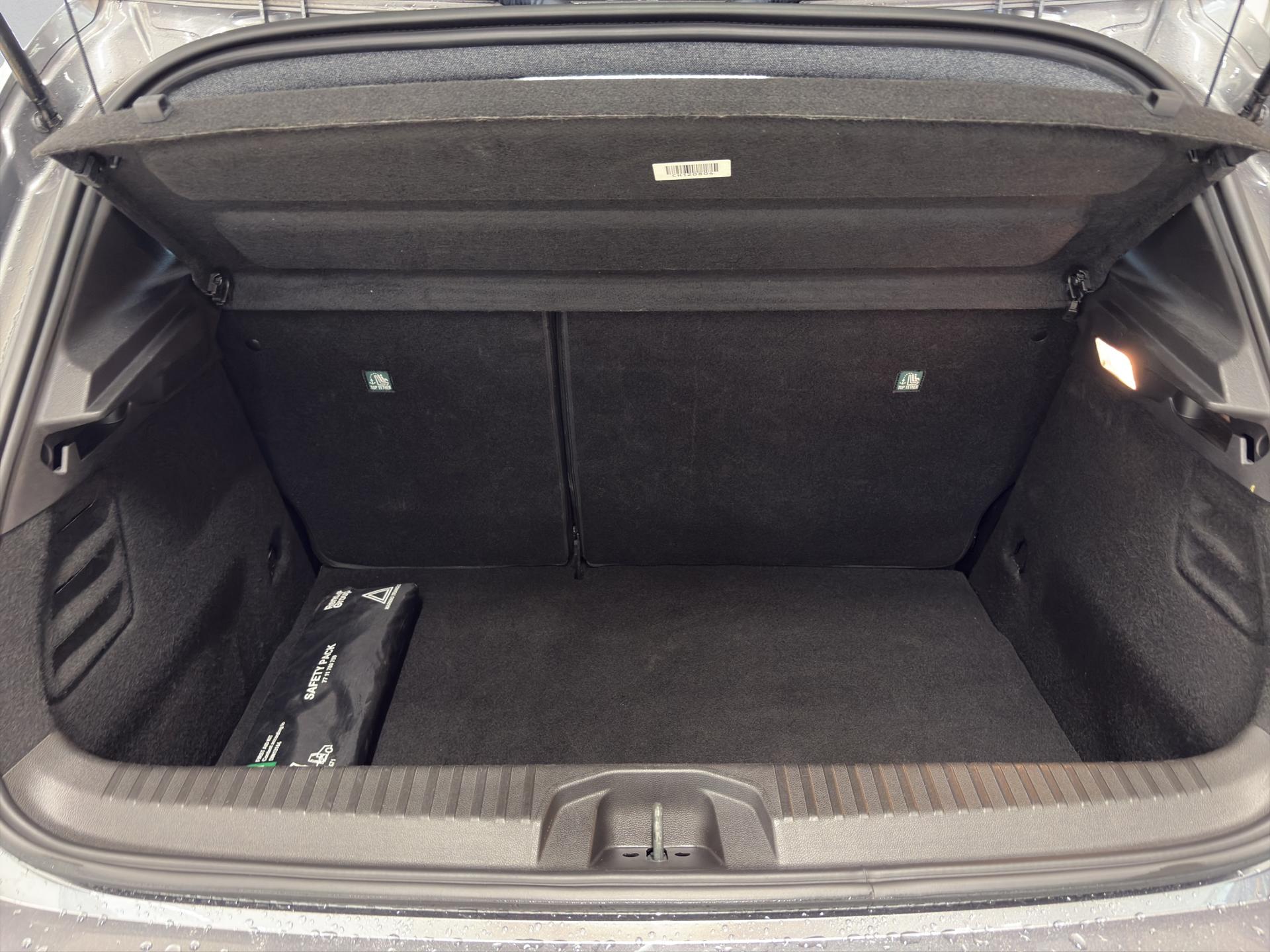 RENAULT Clio 1.6 E-Tech Esprit Alpine-image-15