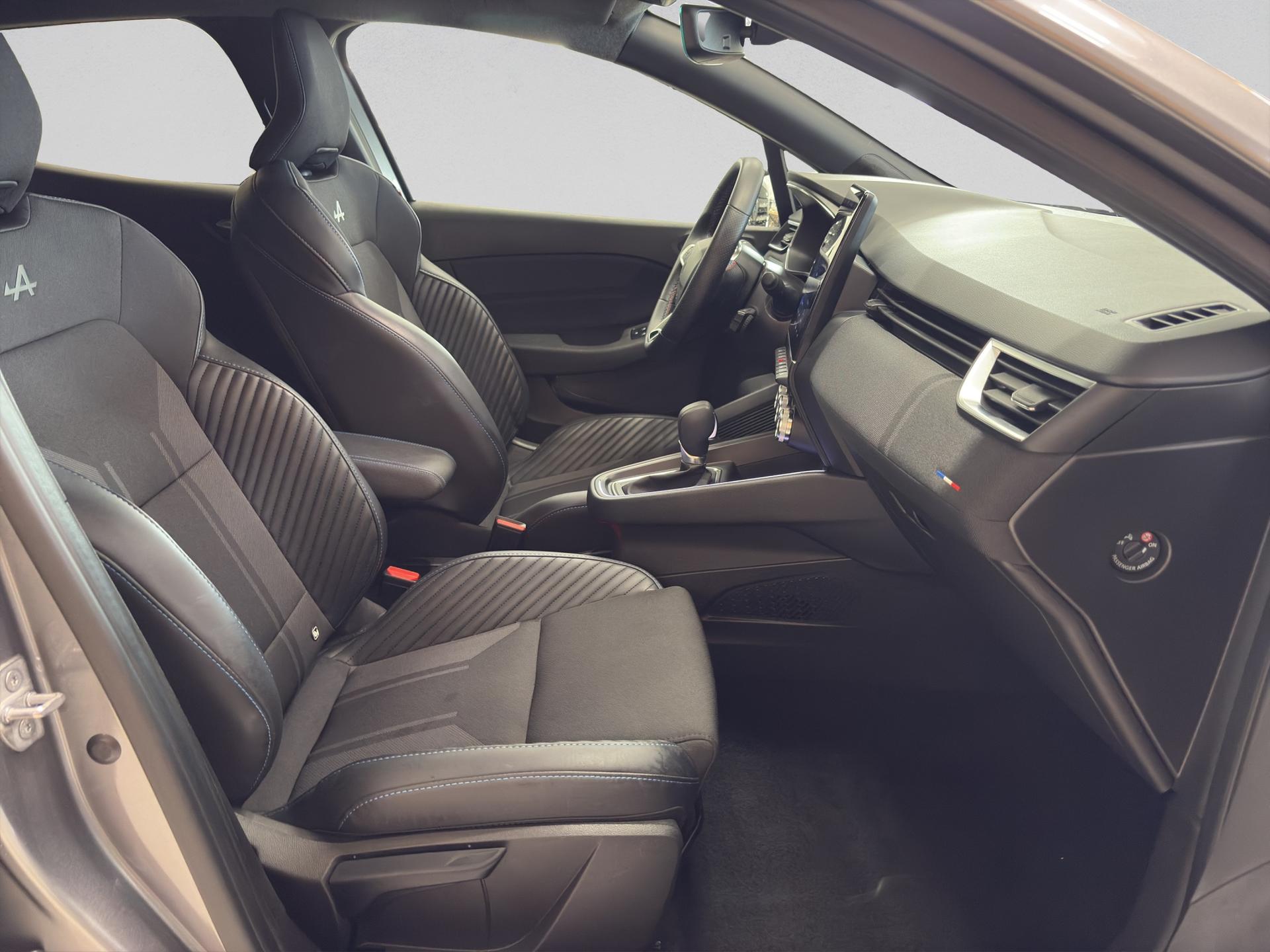 RENAULT Clio 1.6 E-Tech Esprit Alpine-image-16