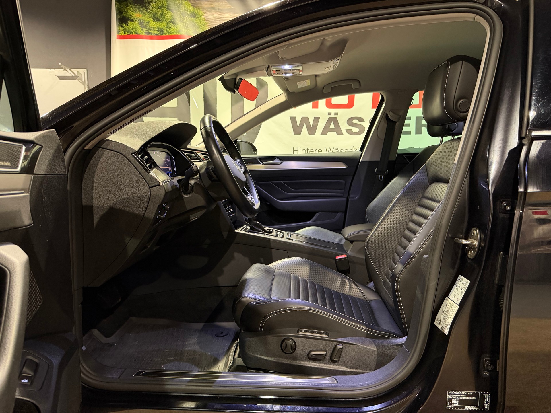 VW Passat 2.0 TDI BMT Business 4Motion DSG-image-8
