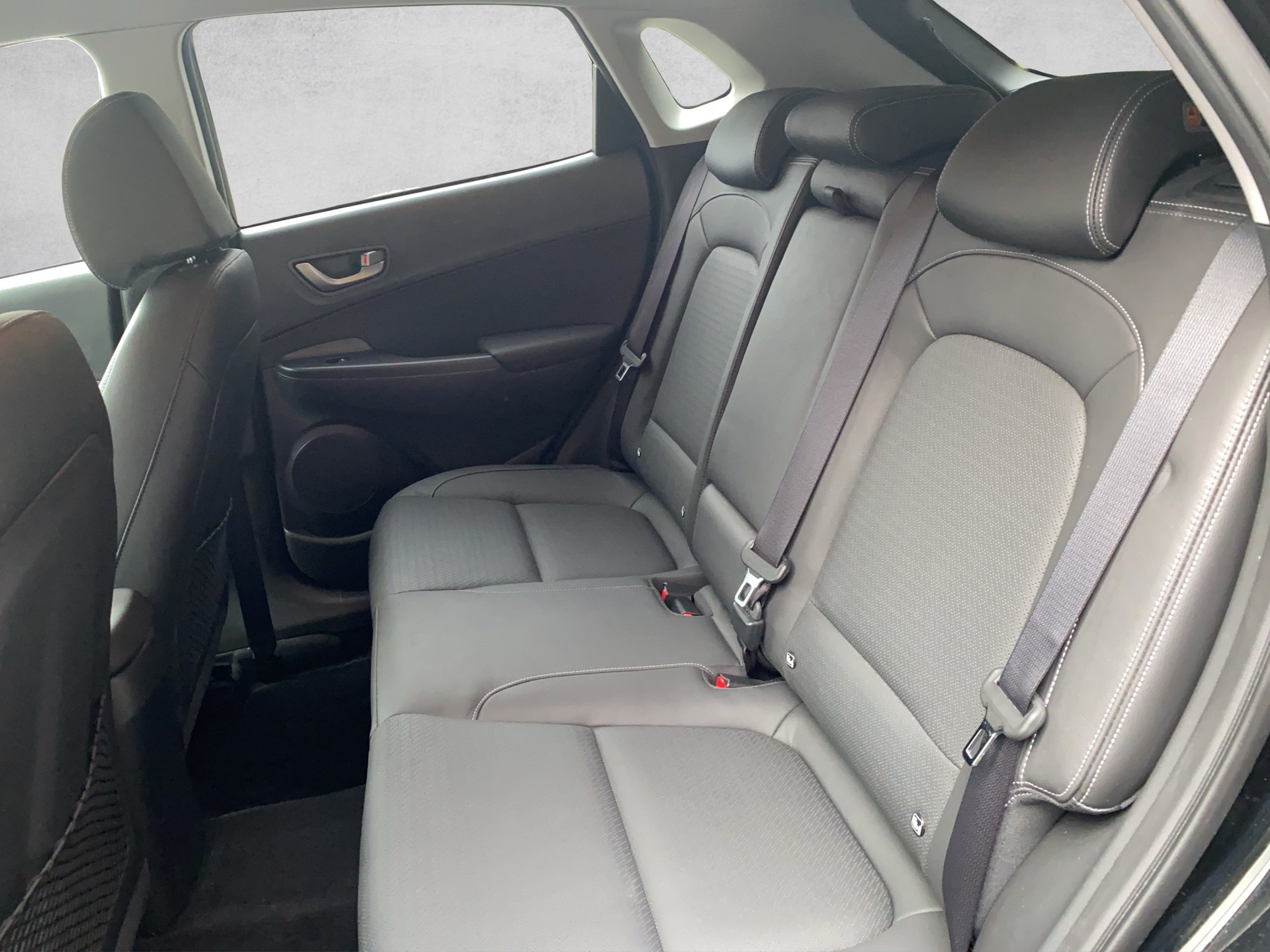 HYUNDAI Kona 1.6 T-GDi Launch 4WD DCT-image-22