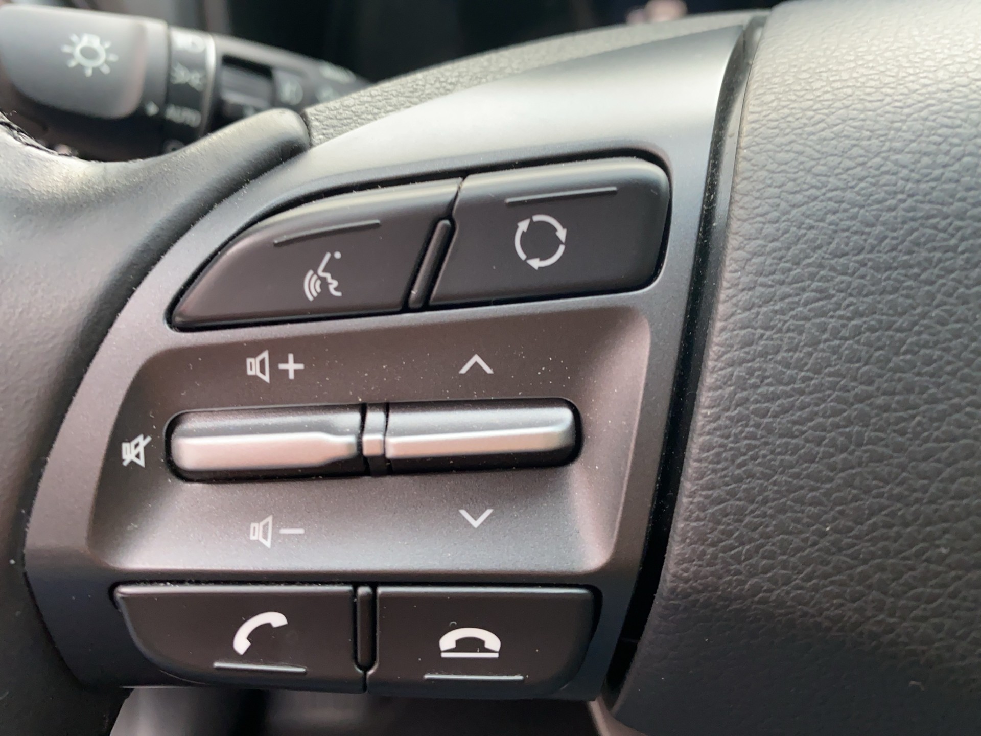 HYUNDAI Kona 1.6 T-GDi Launch 4WD DCT-image-11