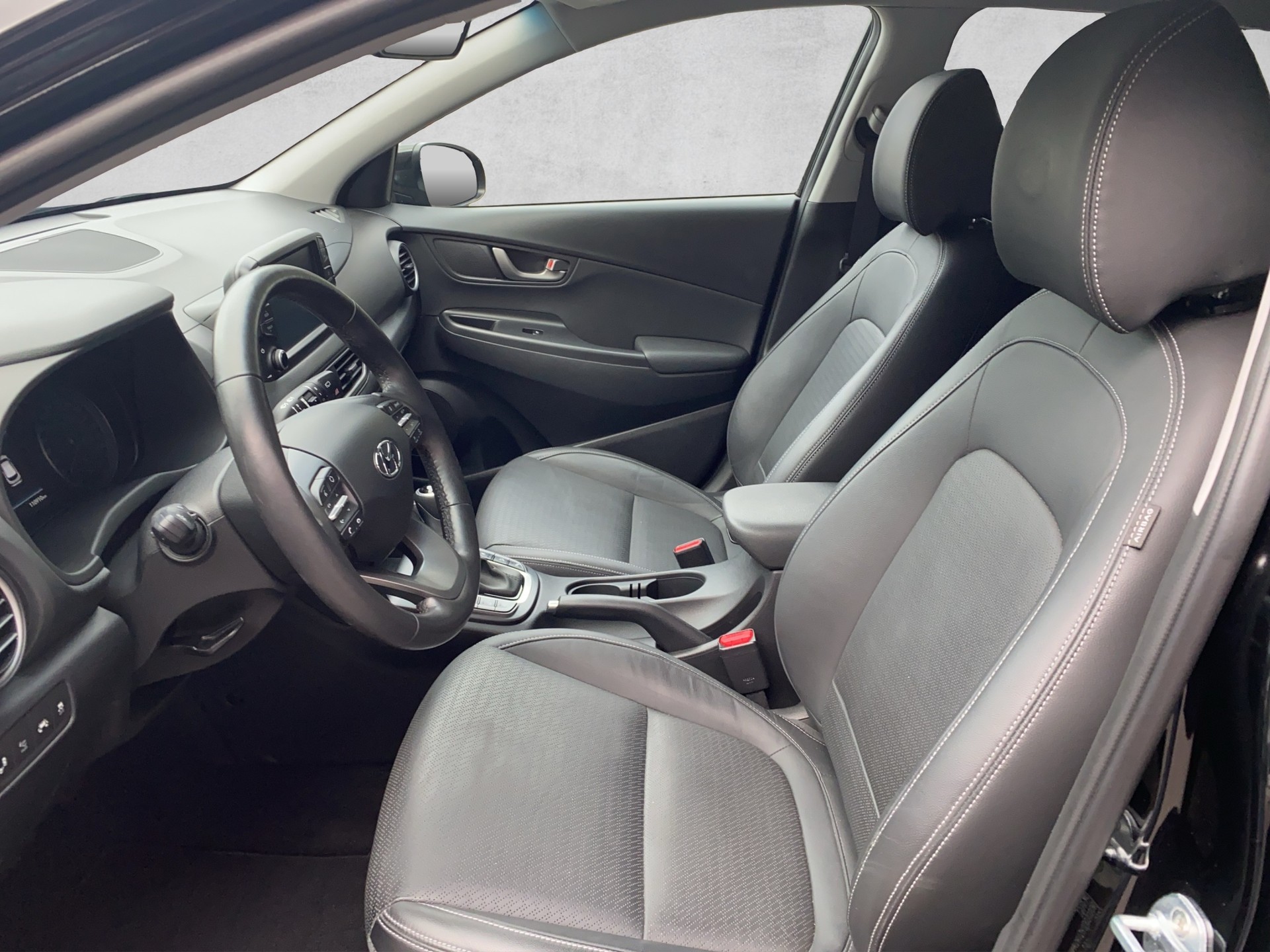 HYUNDAI Kona 1.6 T-GDi Launch 4WD DCT-image-7
