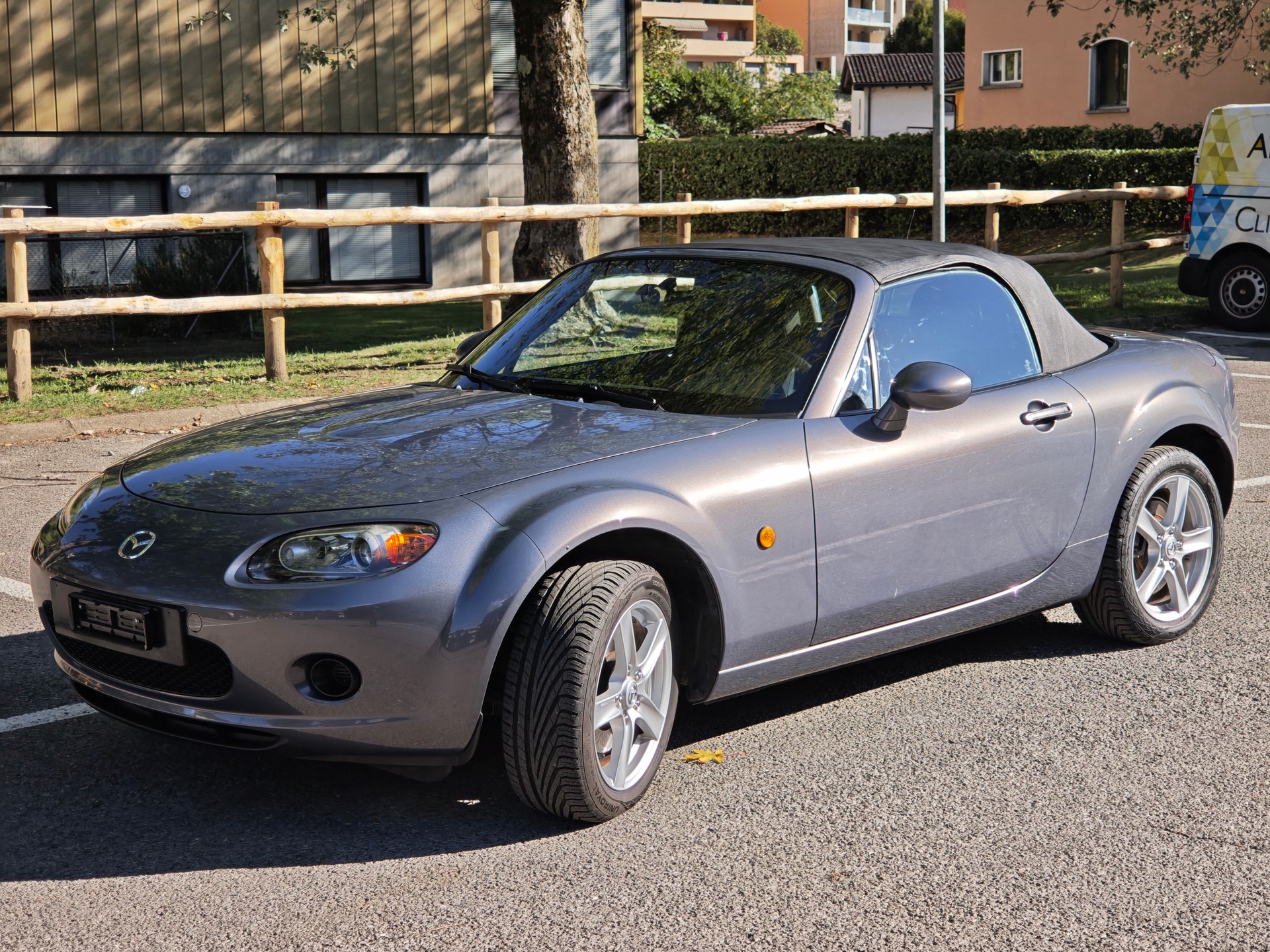 MAZDA 1.8 Confort-image-1