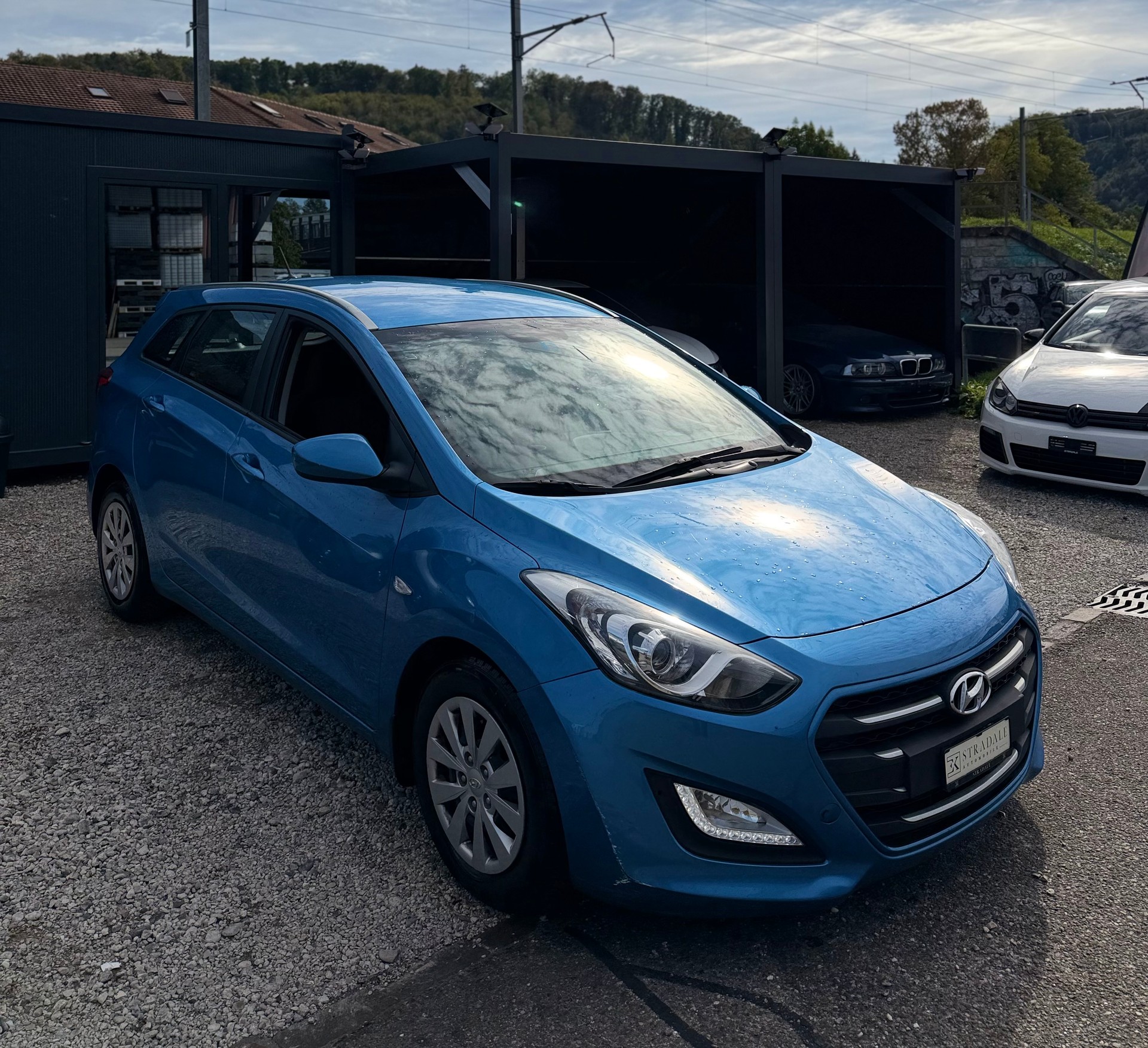 HYUNDAI i30 Wagon 1.6 CRDi Plena**Diesel**Handschalter**-image-2