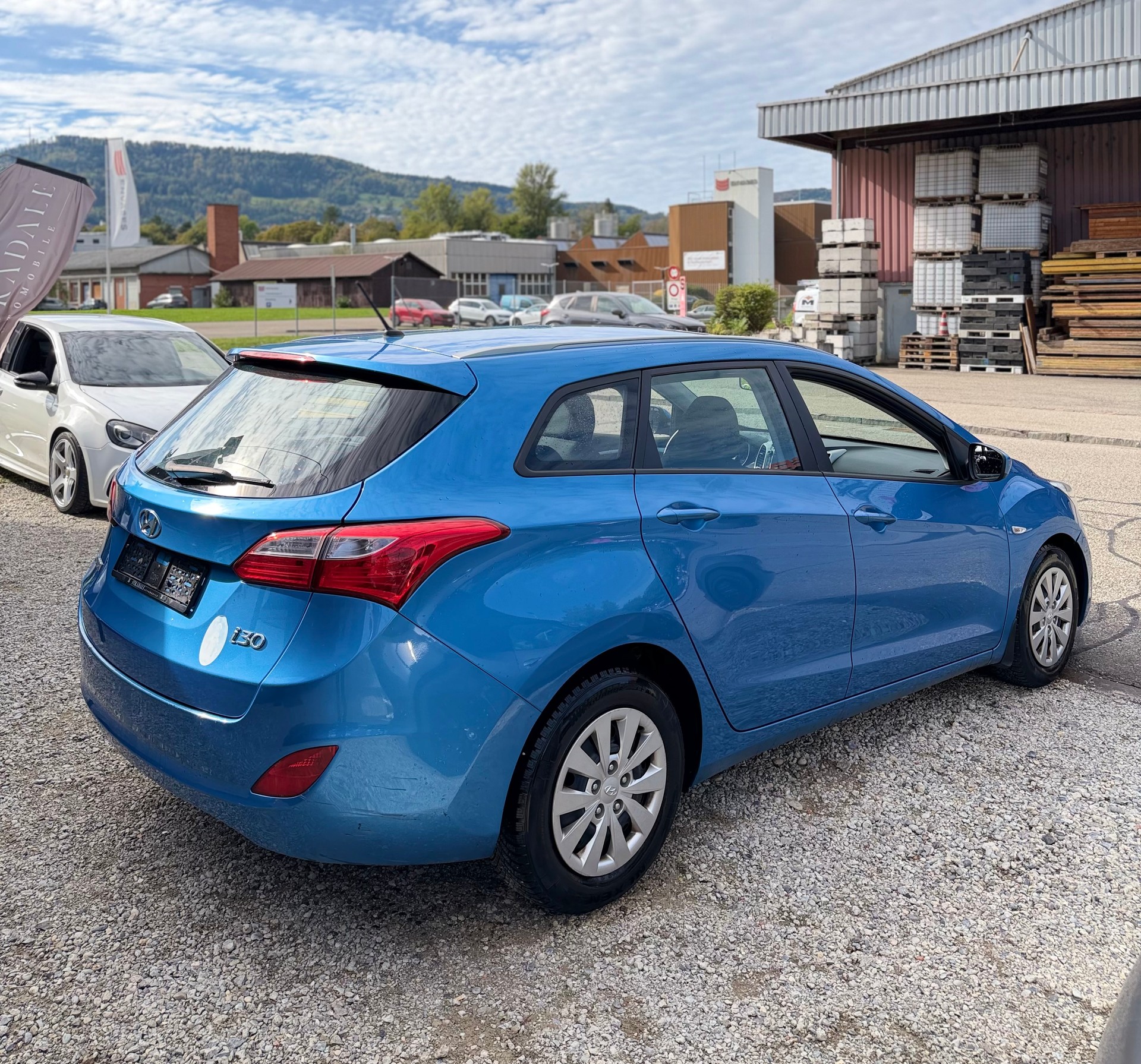 HYUNDAI i30 Wagon 1.6 CRDi Plena**Diesel**Handschalter**-image-4