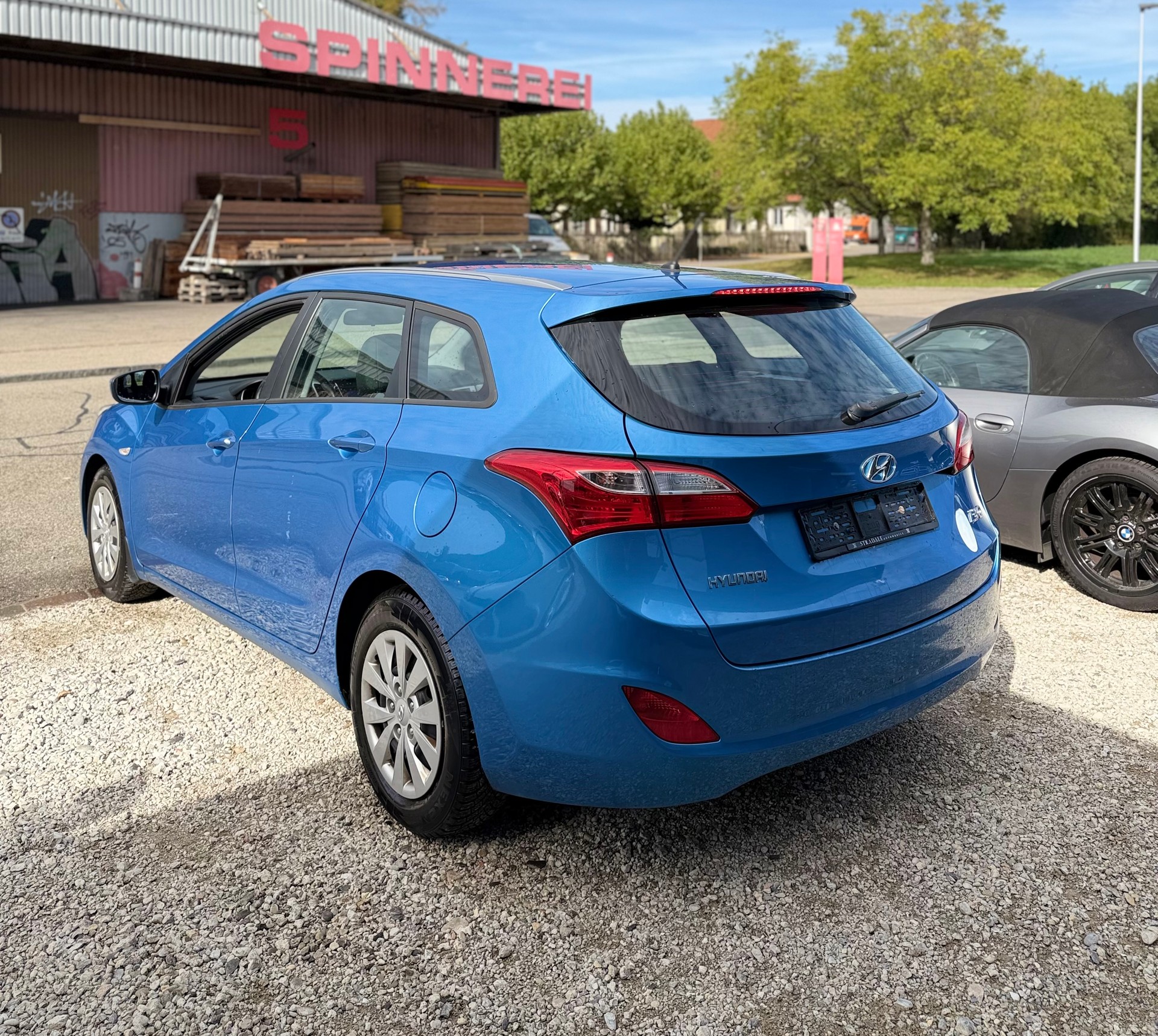 HYUNDAI i30 Wagon 1.6 CRDi Plena**Diesel**Handschalter**-image-10