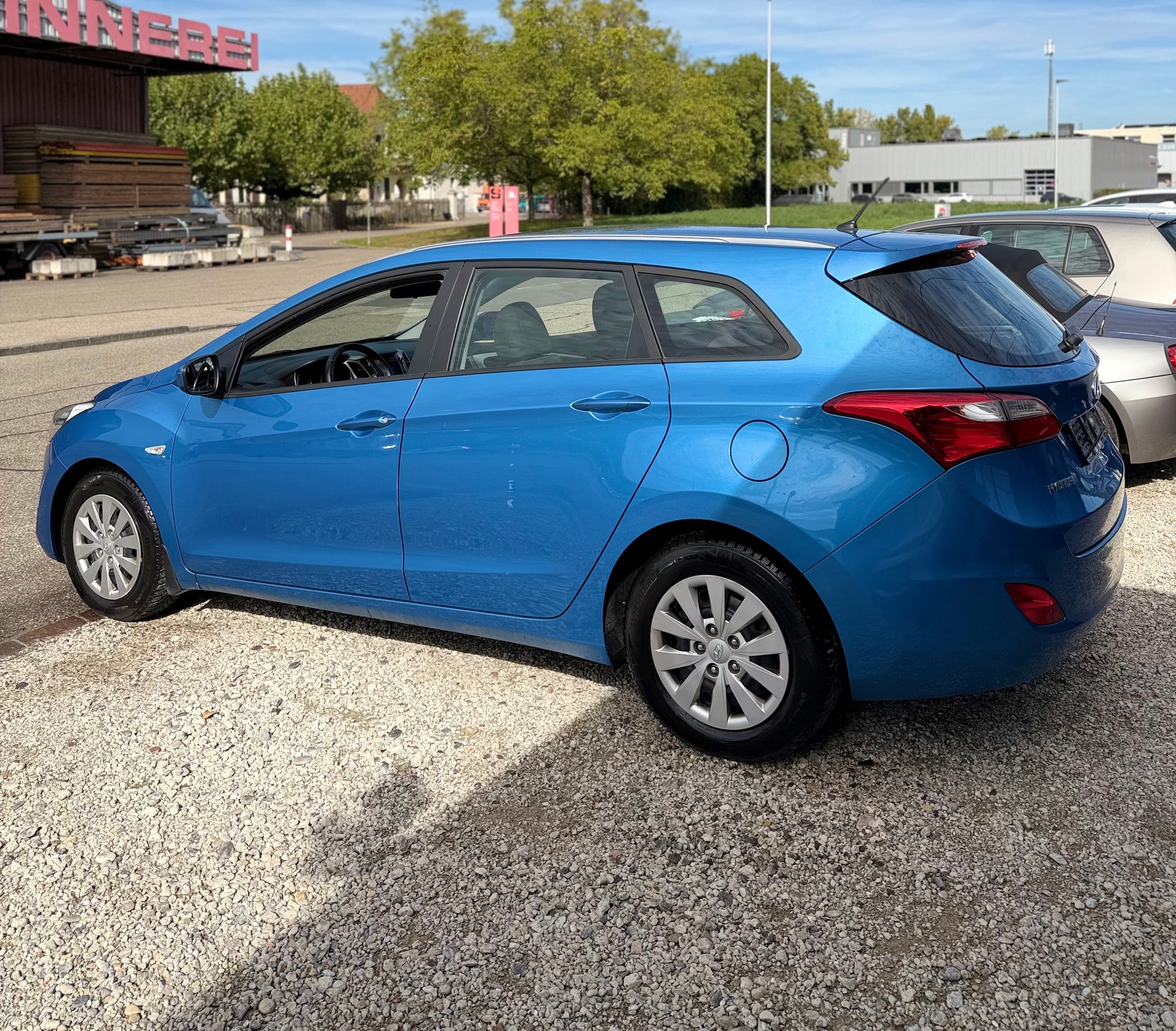 HYUNDAI i30 Wagon 1.6 CRDi Plena**Diesel**Handschalter**-image-9