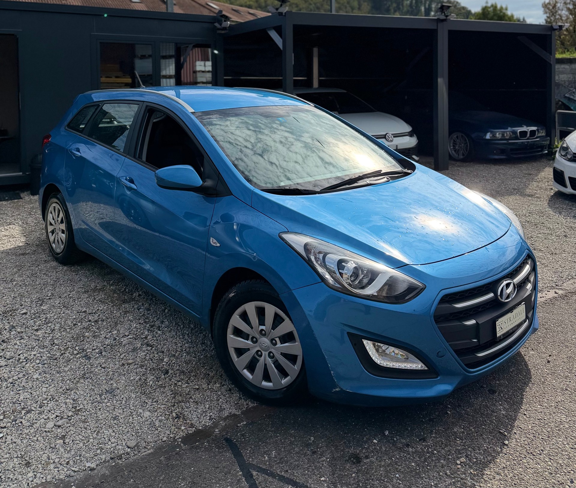 HYUNDAI i30 Wagon 1.6 CRDi Plena**Diesel**Handschalter**-image-1