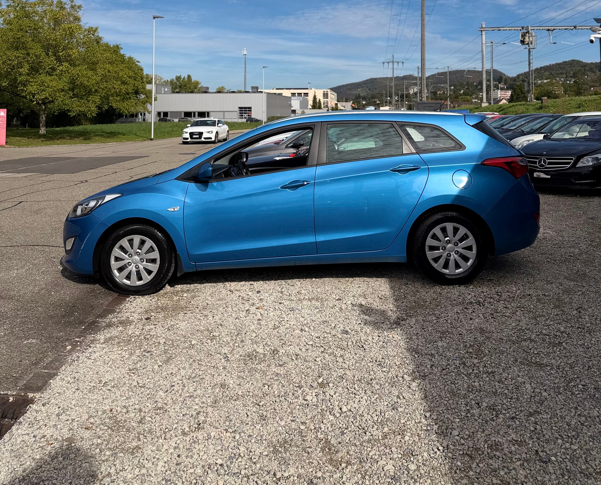 HYUNDAI i30 Wagon 1.6 CRDi Plena**Diesel**Handschalter**-image-8