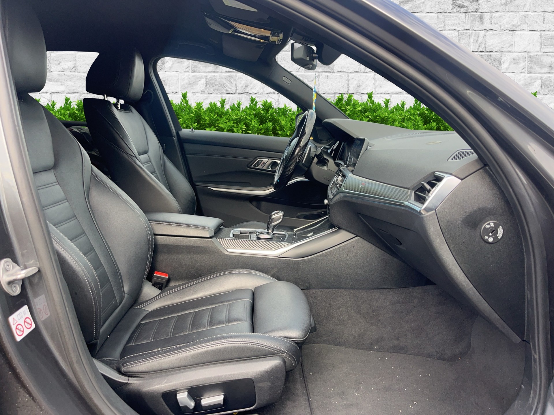 BMW 330e x DriveTouring M Sport Steptronic-image-12