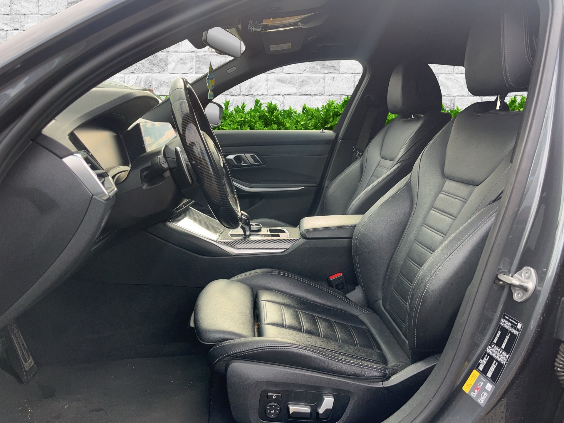 BMW 330e x DriveTouring M Sport Steptronic-image-11