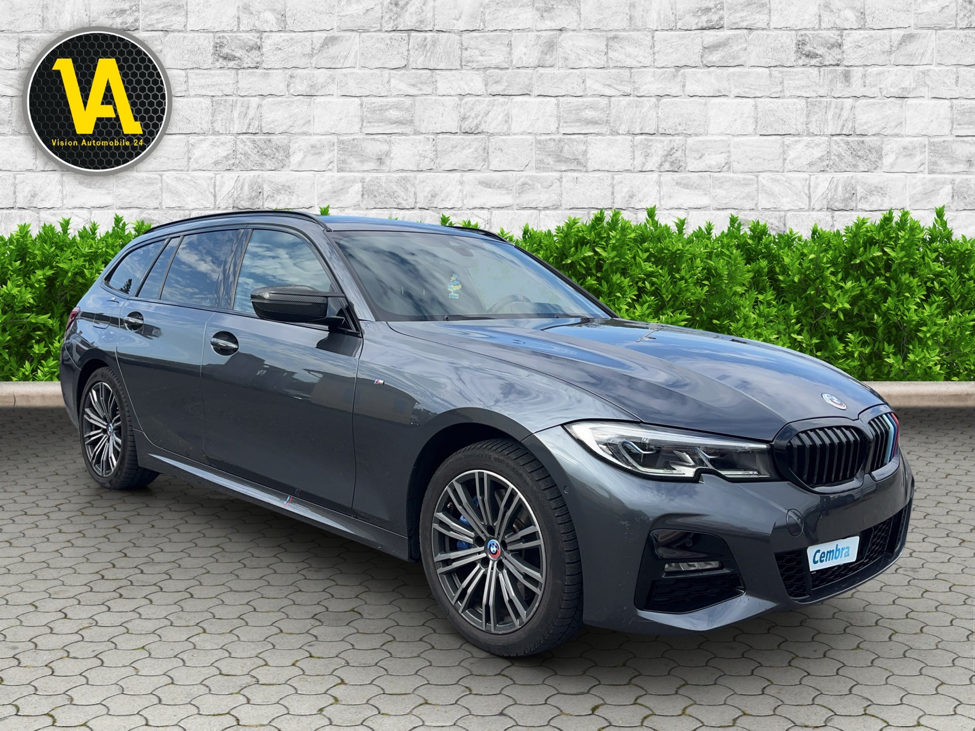 BMW 330e x DriveTouring M Sport Steptronic-image-2