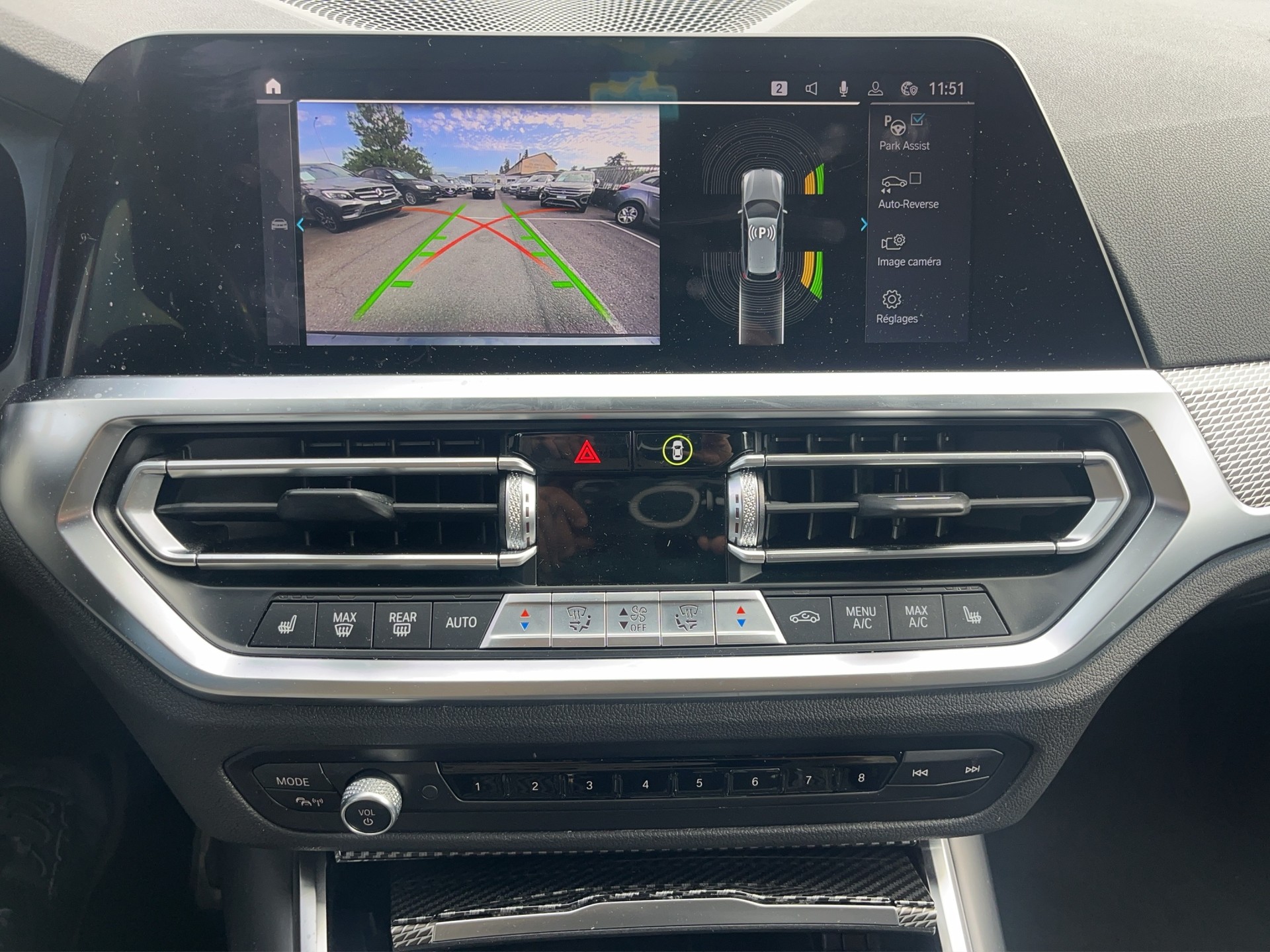 BMW 330e x DriveTouring M Sport Steptronic-image-9
