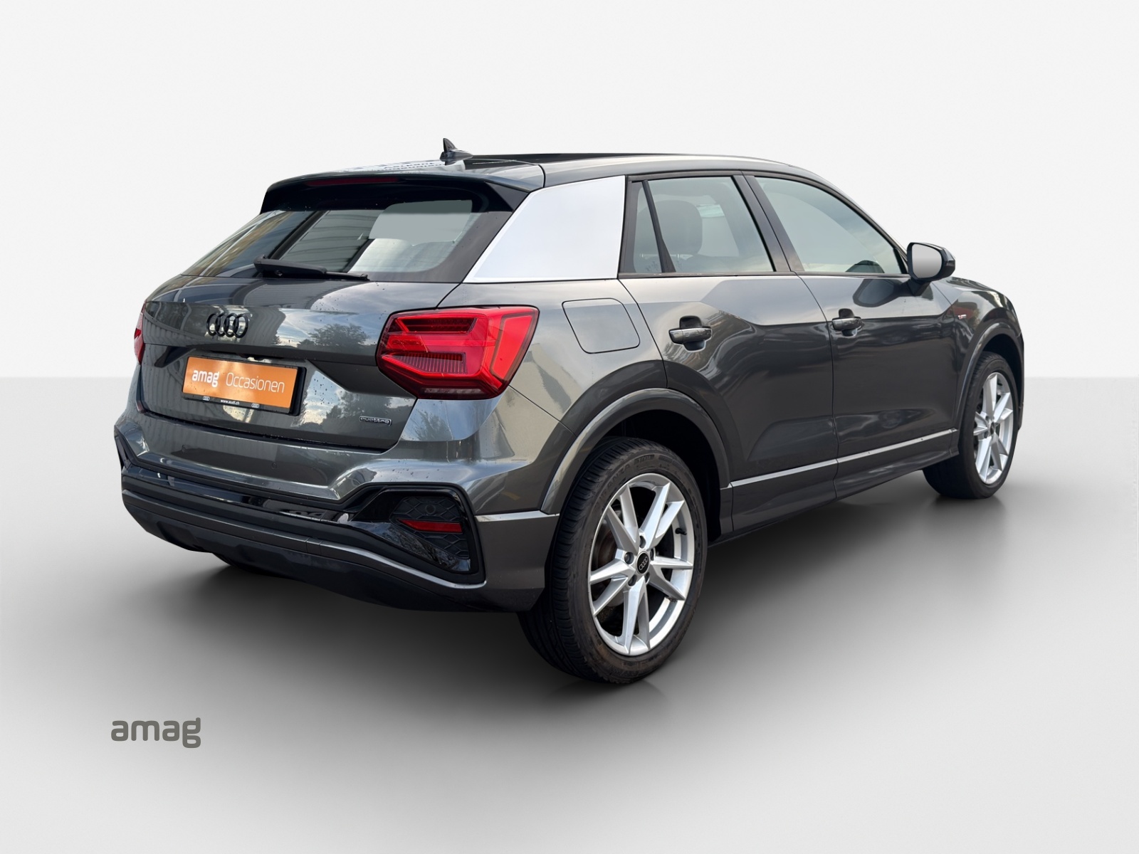 AUDI Q2 40 TFSI S line quattro S-tronic-image-4
