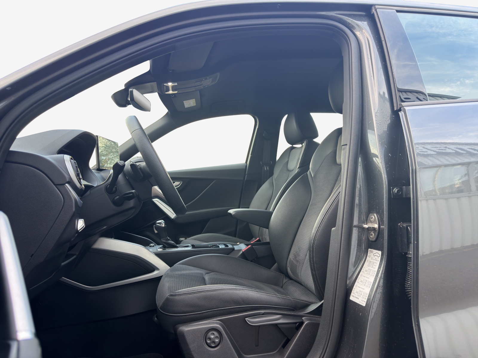 AUDI Q2 40 TFSI S line quattro S-tronic-image-7