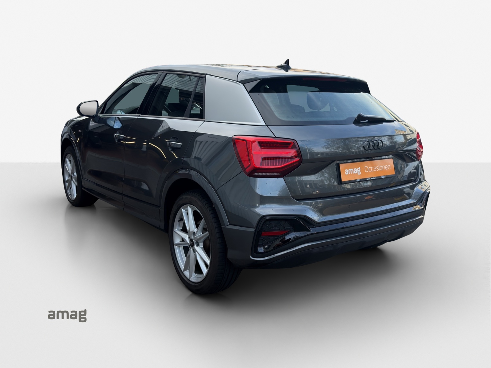 AUDI Q2 40 TFSI S line quattro S-tronic-image-2
