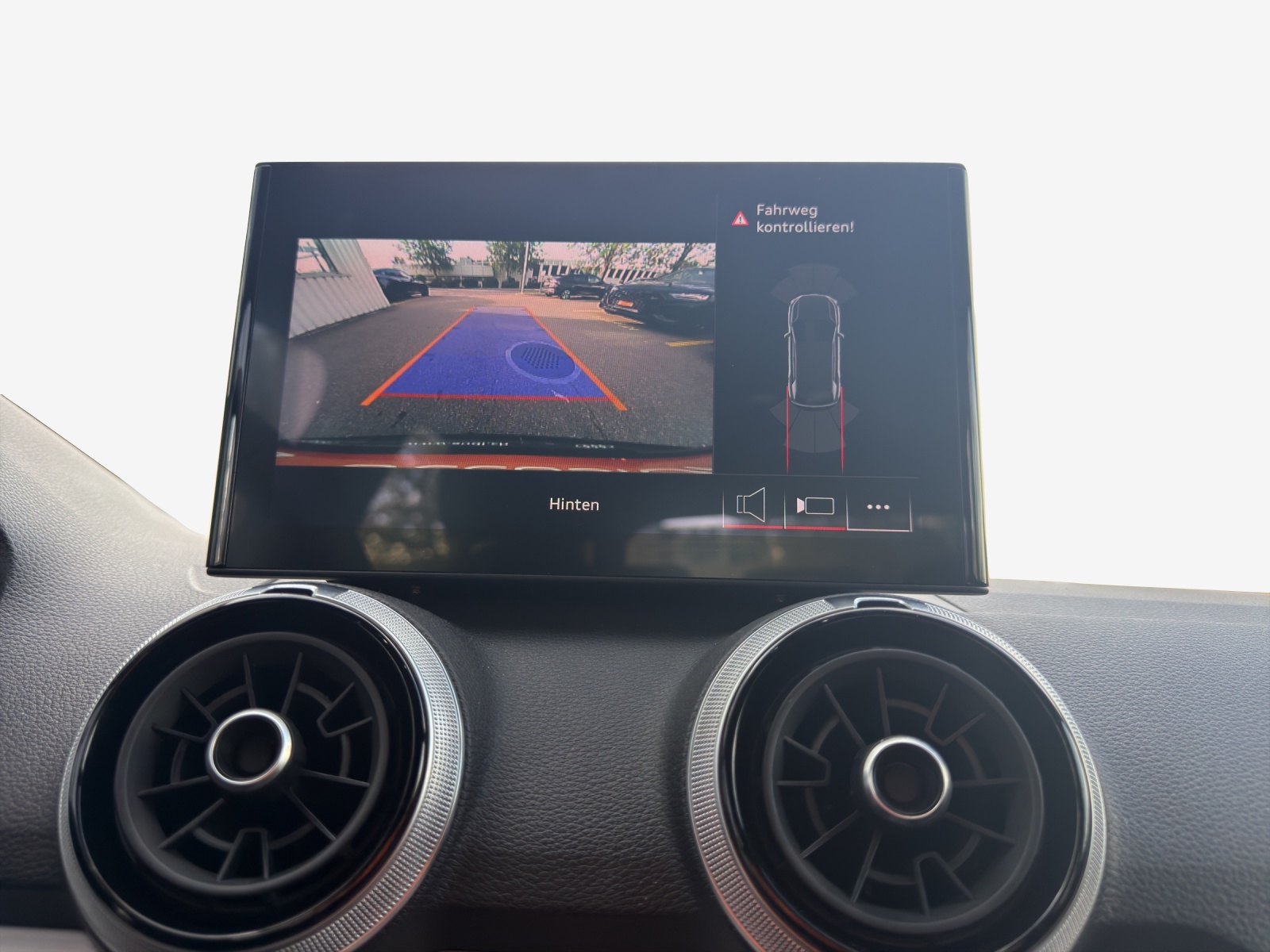 AUDI Q2 40 TFSI S line quattro S-tronic-image-14