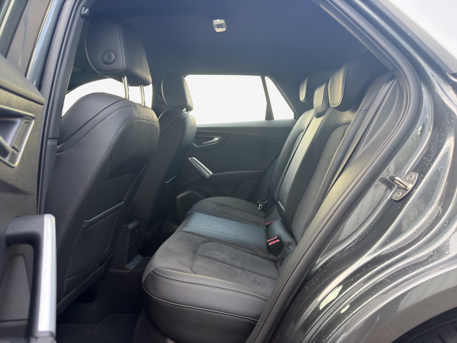 AUDI Q2 40 TFSI S line quattro S-tronic-image-11