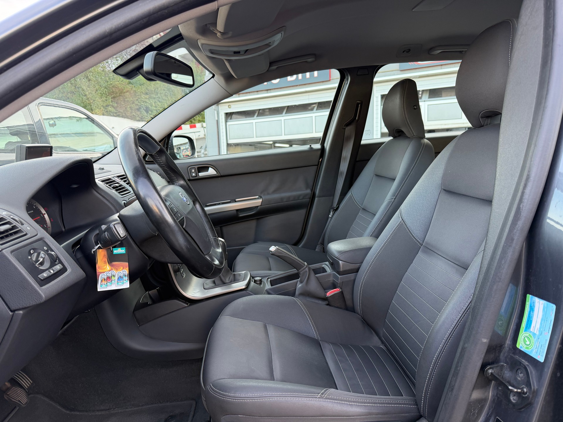 VOLVO V50 2.0D Kinetic-image-6