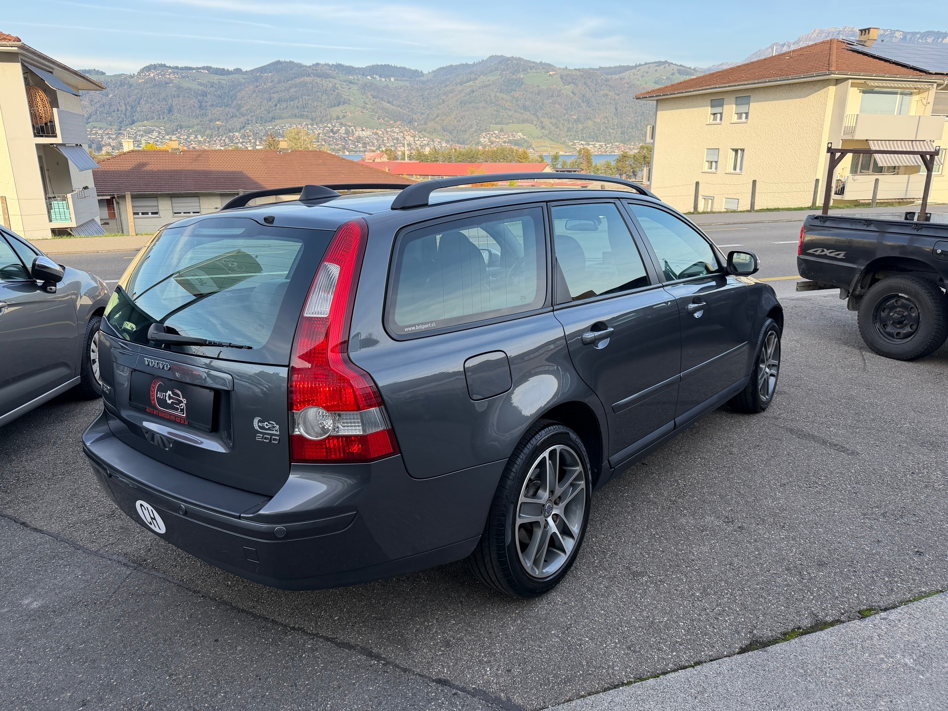 VOLVO V50 2.0D Kinetic-image-2