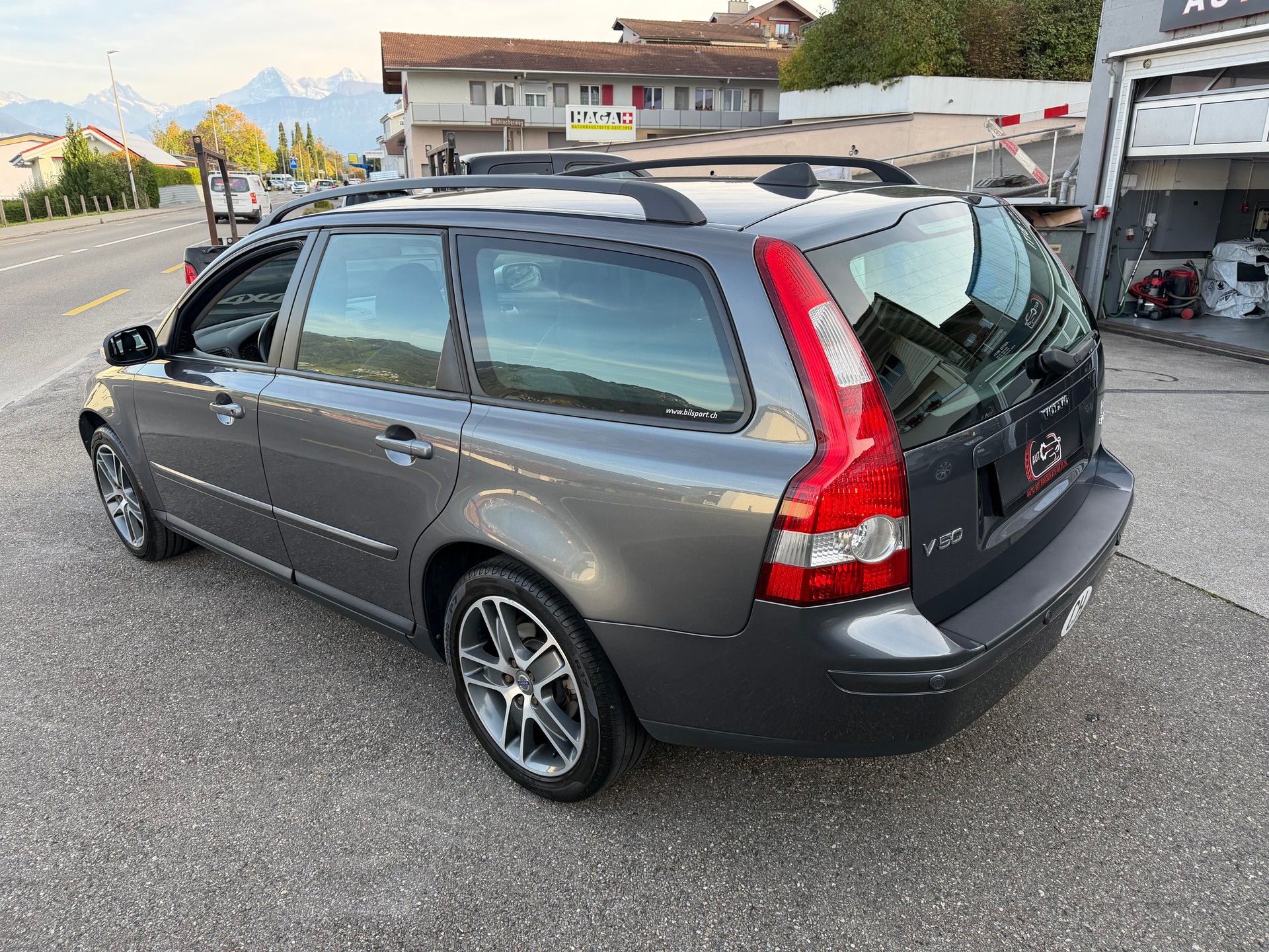 VOLVO V50 2.0D Kinetic-image-3