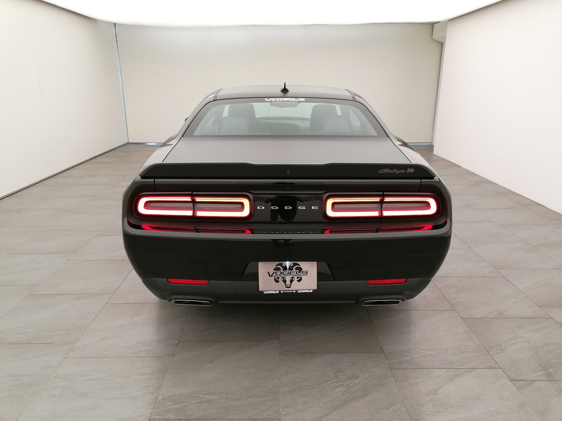 DODGE Challenger T/A 5.7-image-4