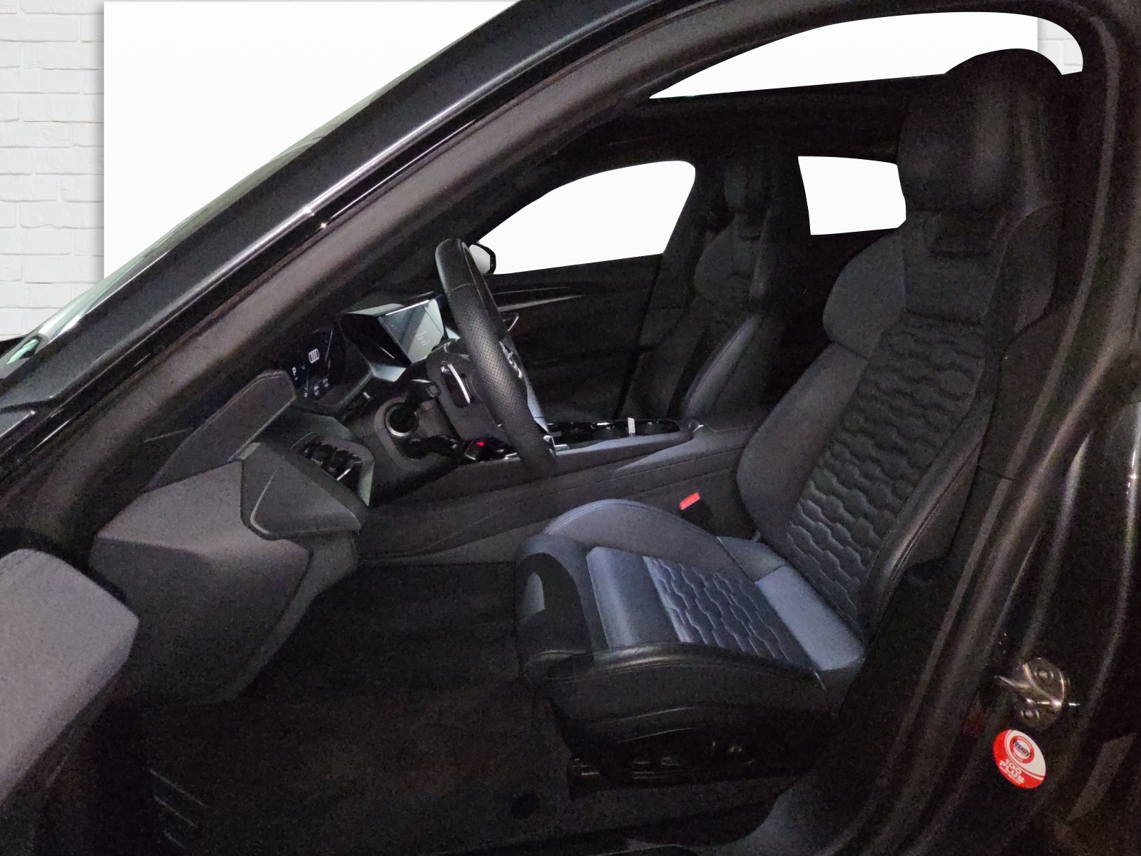 AUDI e-tron GT quattro-image-4