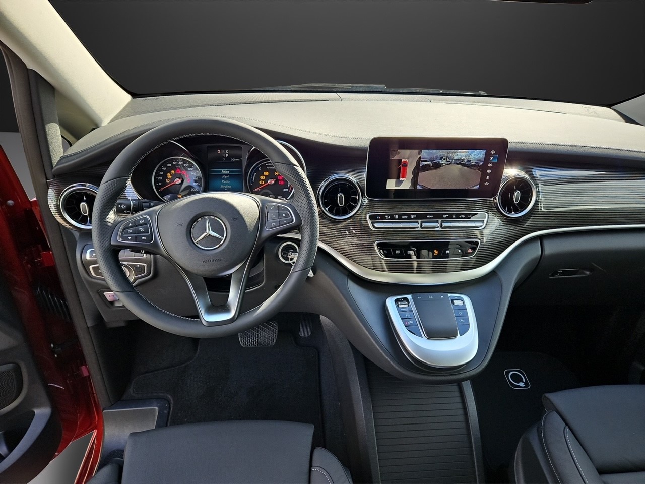 MERCEDES-BENZ EQV 300 lang-image-8