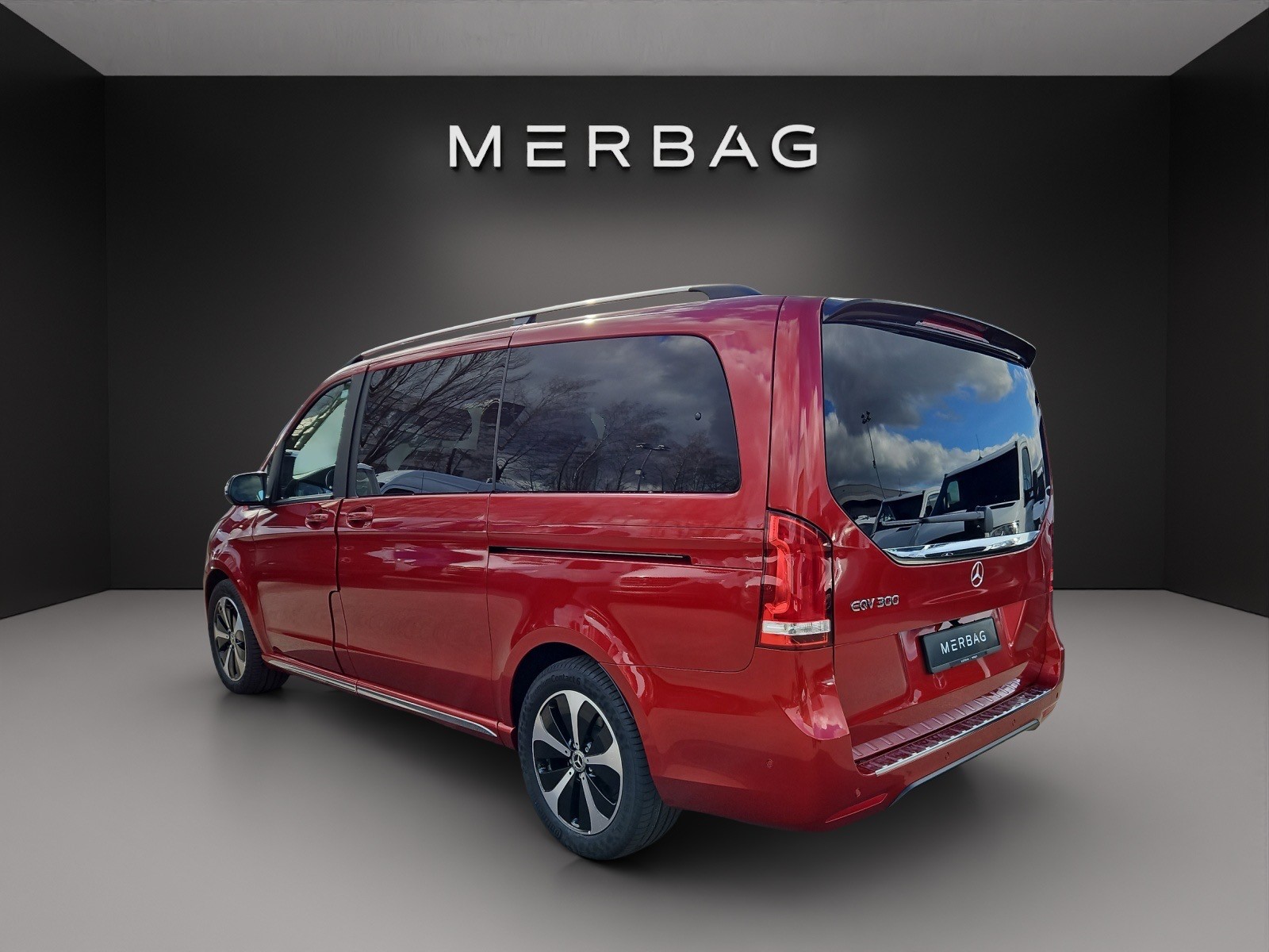 MERCEDES-BENZ EQV 300 lang-image-3