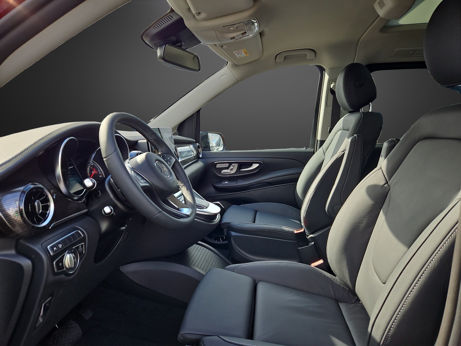 MERCEDES-BENZ EQV 300 lang-image-6