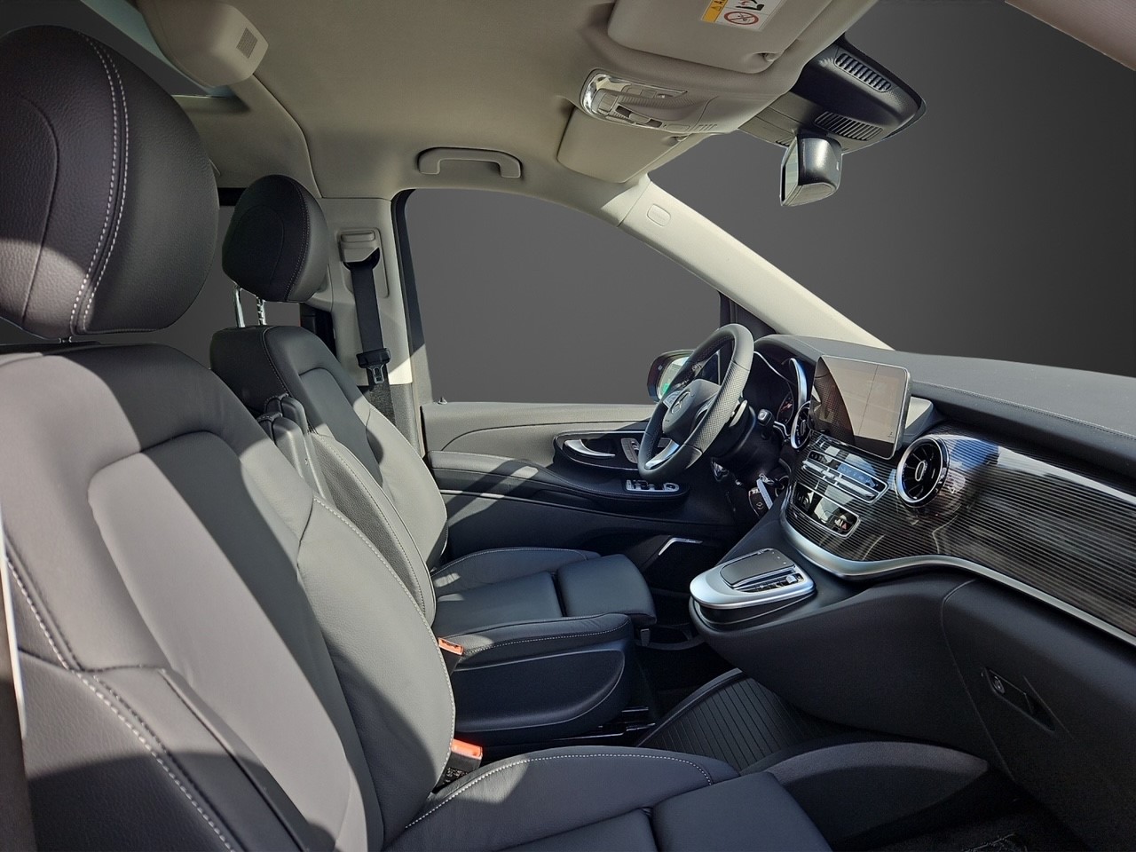 MERCEDES-BENZ EQV 300 lang-image-9