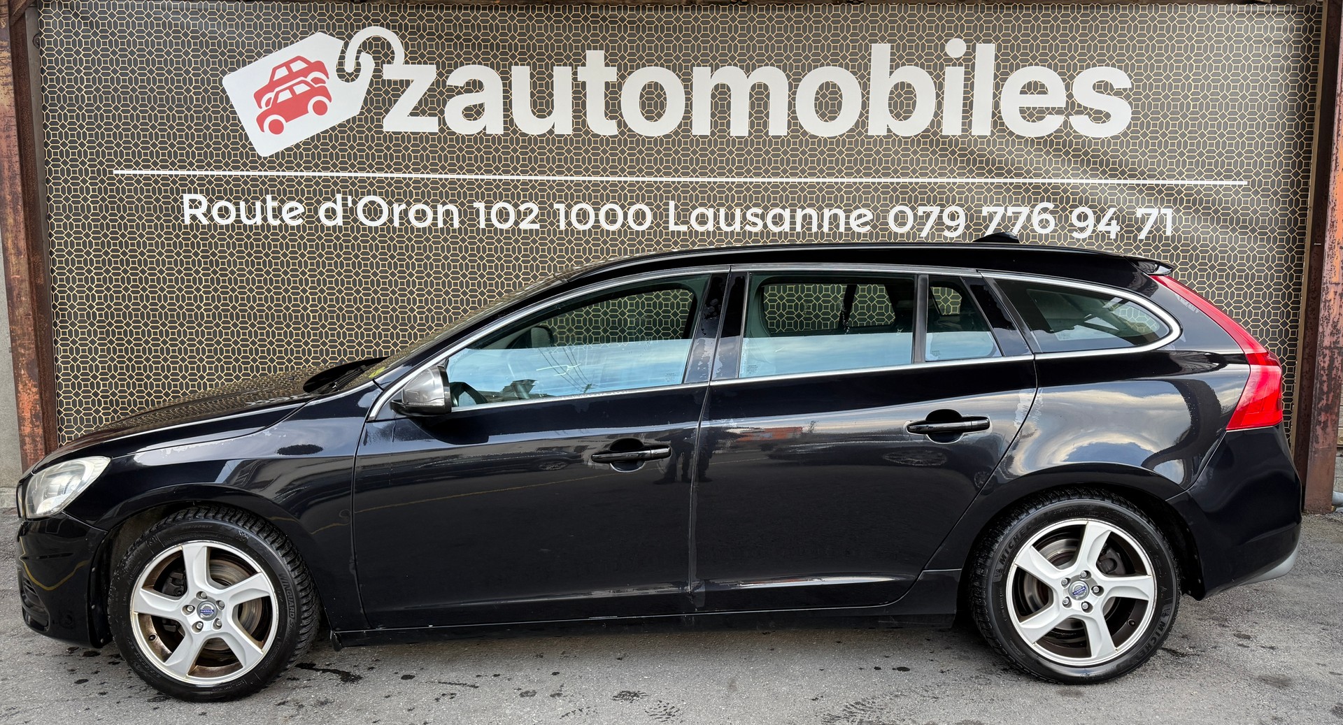 VOLVO V60 D3 R-Design Geartronic-image-0