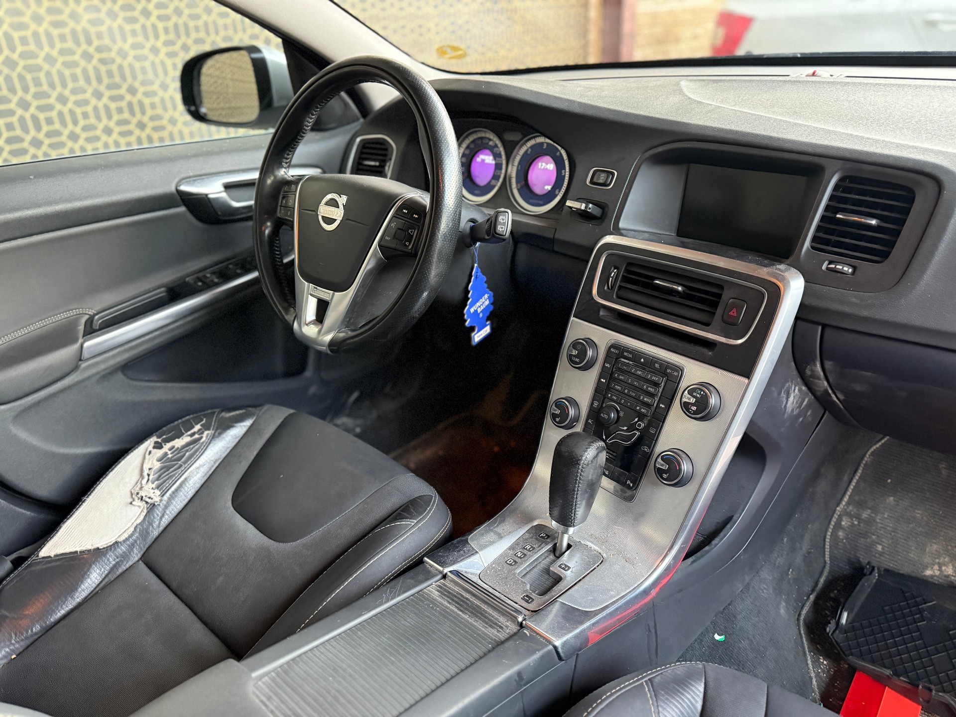 VOLVO V60 D3 R-Design Geartronic-image-7
