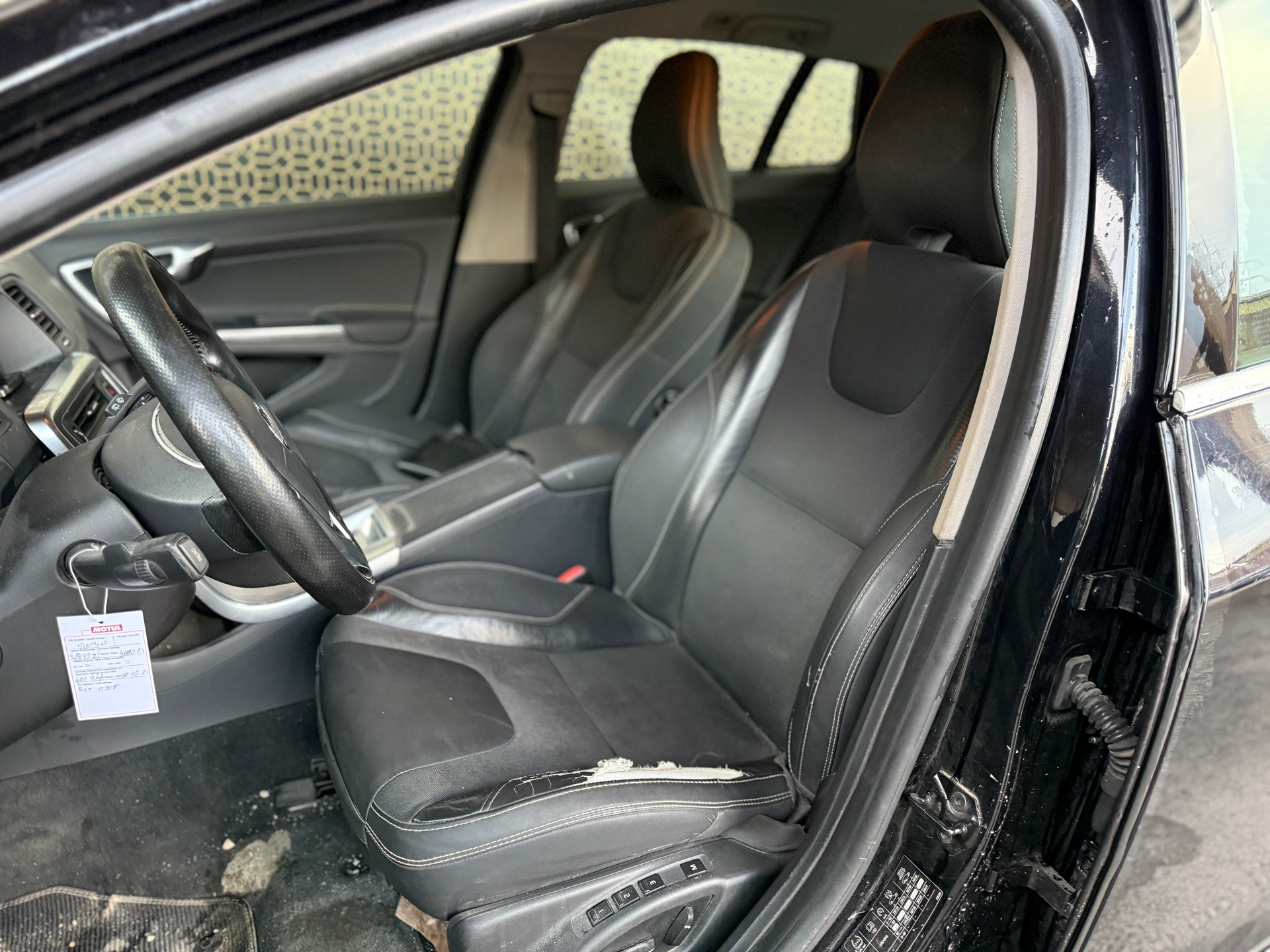 VOLVO V60 D3 R-Design Geartronic-image-3