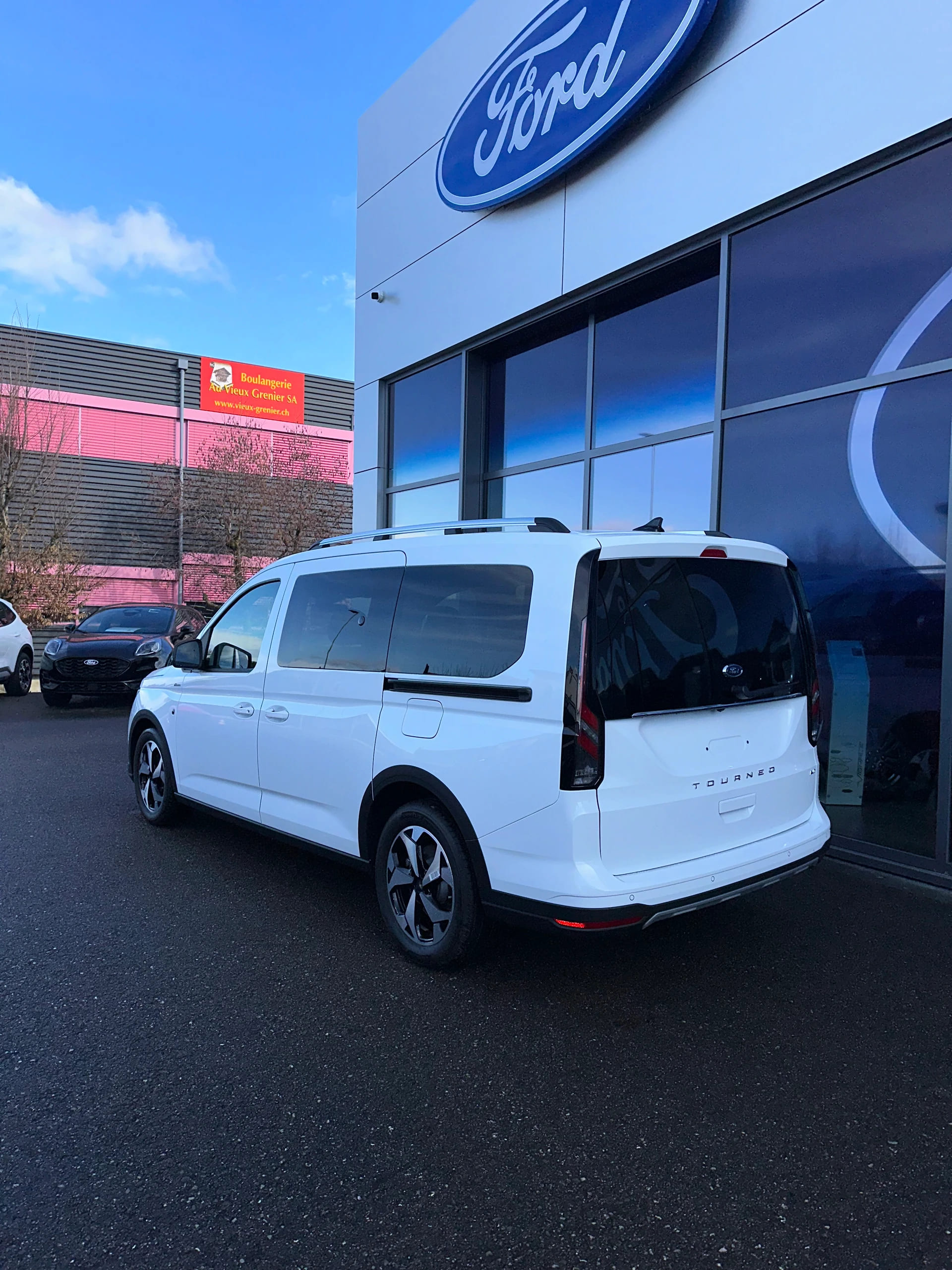 FORD TOURNEO CONNECT Grand 2.0 EcoB Active/122CV/Man.-image-3