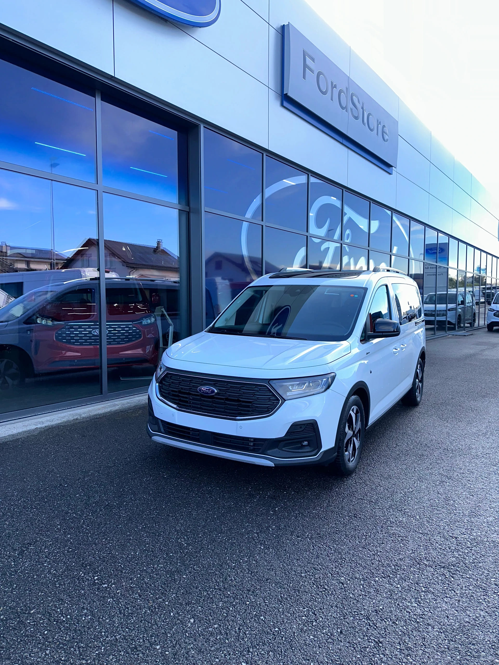 FORD TOURNEO CONNECT Grand 2.0 EcoB Active/122CV/Man.-image-0