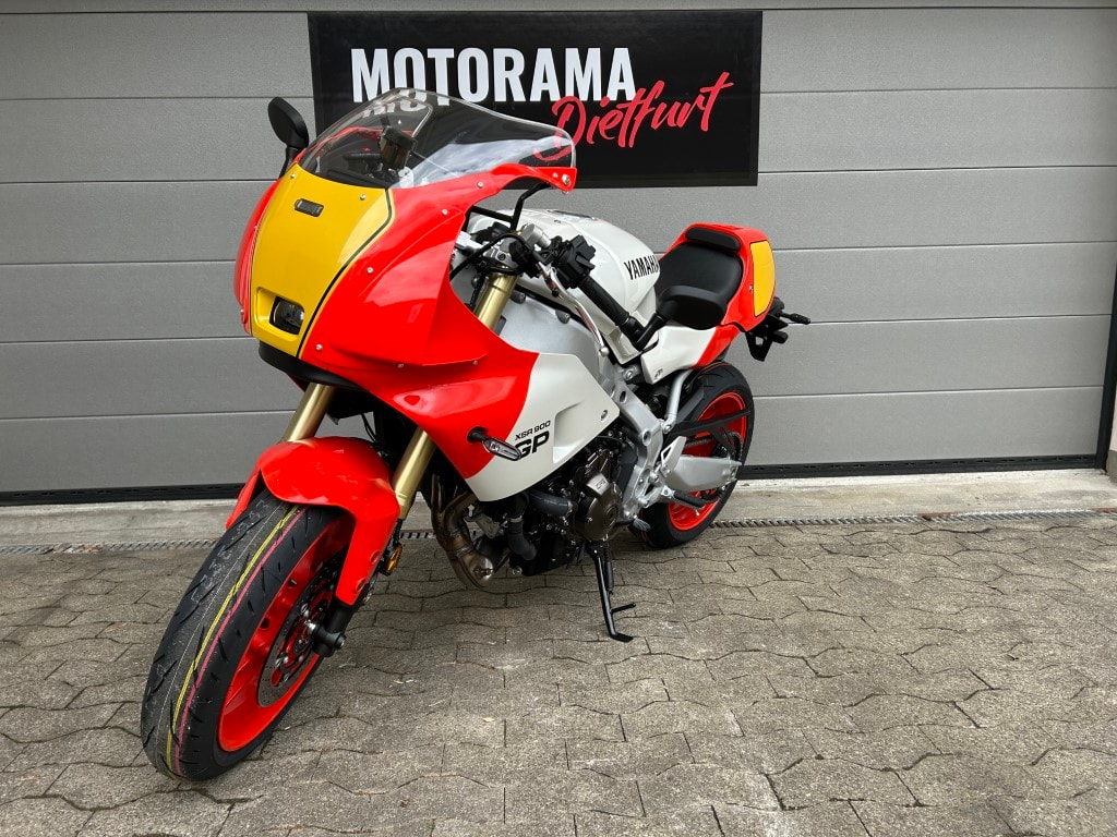 YAMAHA XSR 900 GP-showroom-element-2