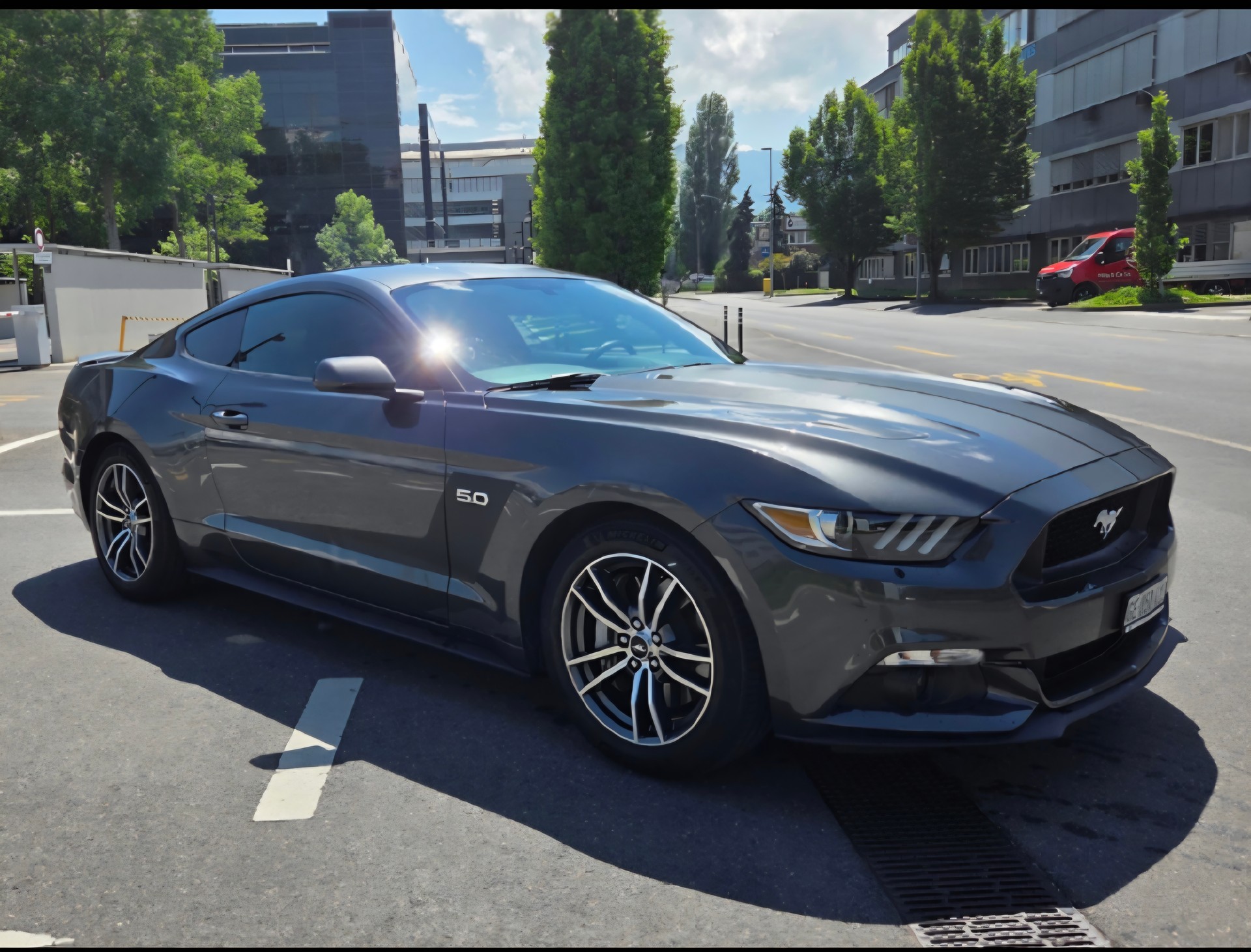 FORD Mustang Fastback 5.0 V8 GT-image-0