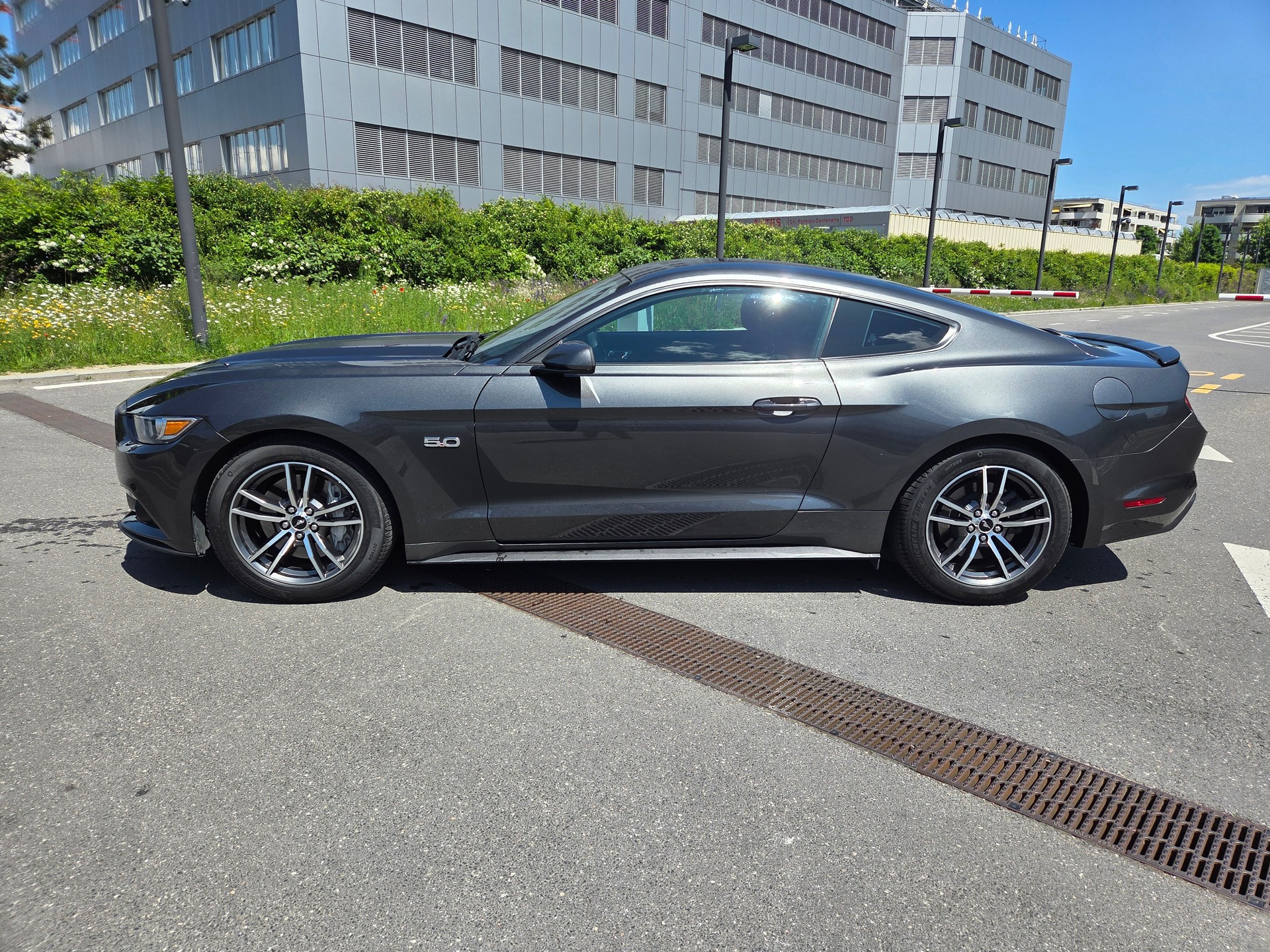 FORD Mustang Fastback 5.0 V8 GT-image-4