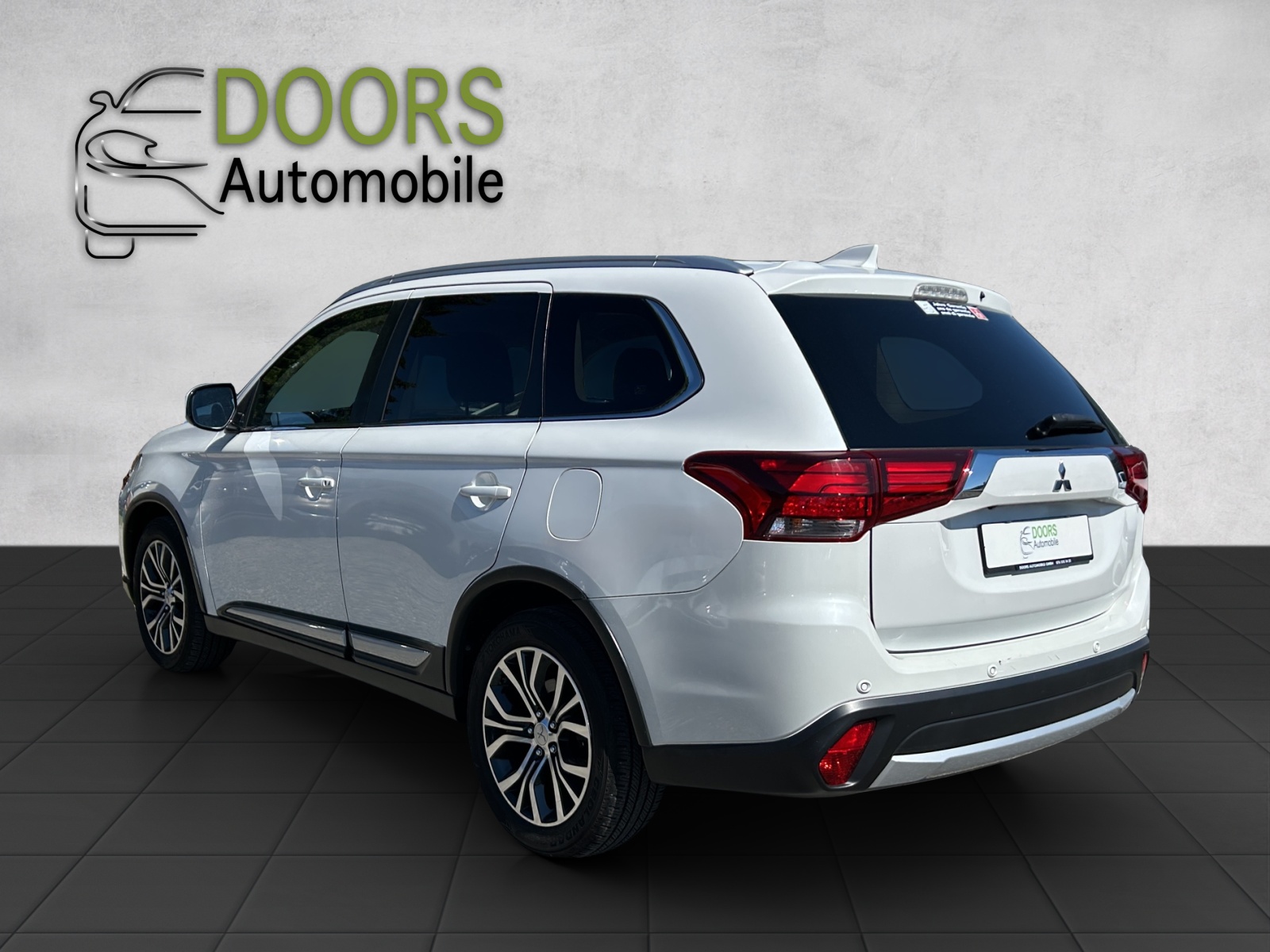 MITSUBISHI Outlander 2.2 DID Style Anniversary 4WD Automatic-image-8