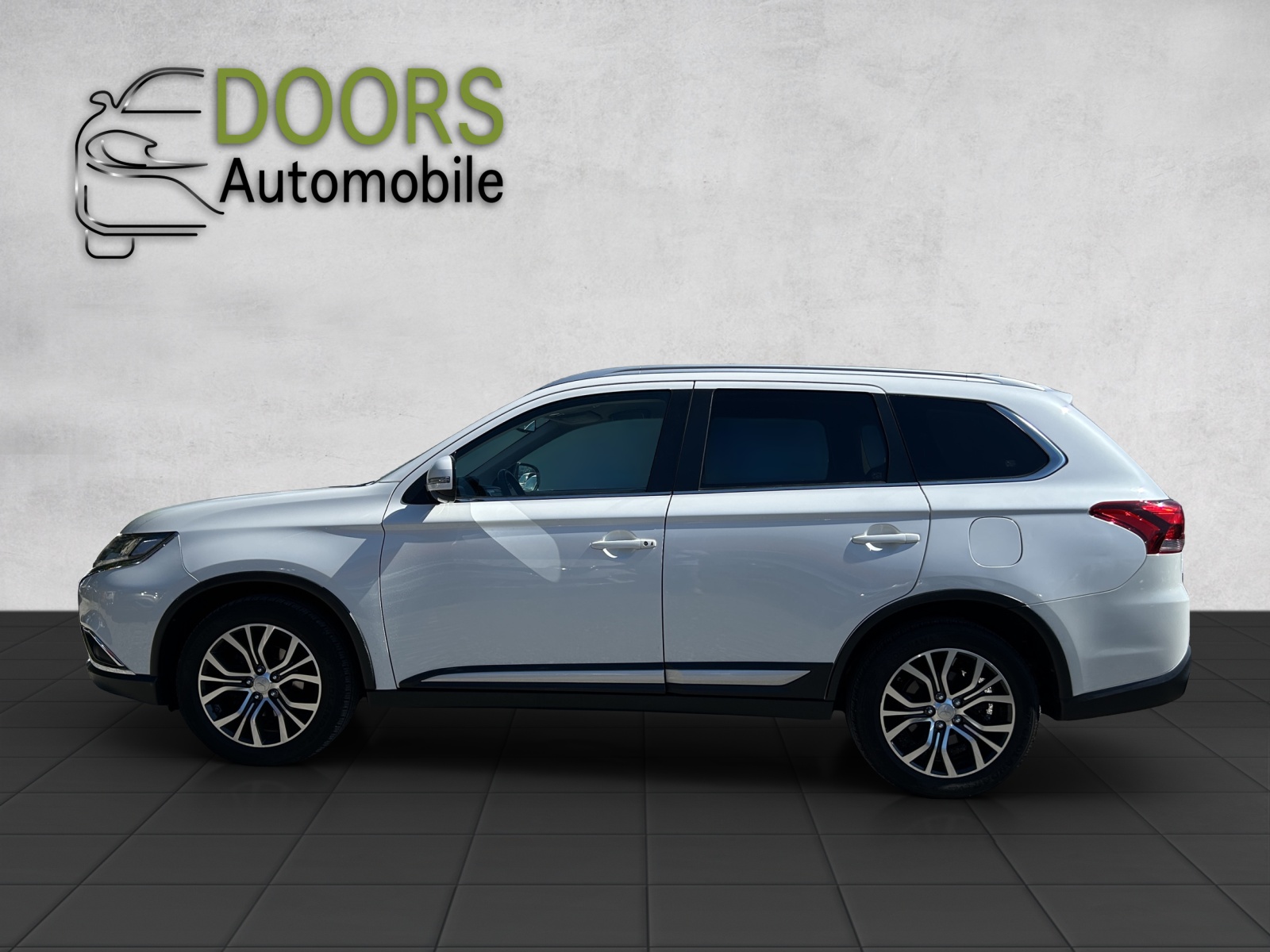 MITSUBISHI Outlander 2.2 DID Style Anniversary 4WD Automatic-image-7