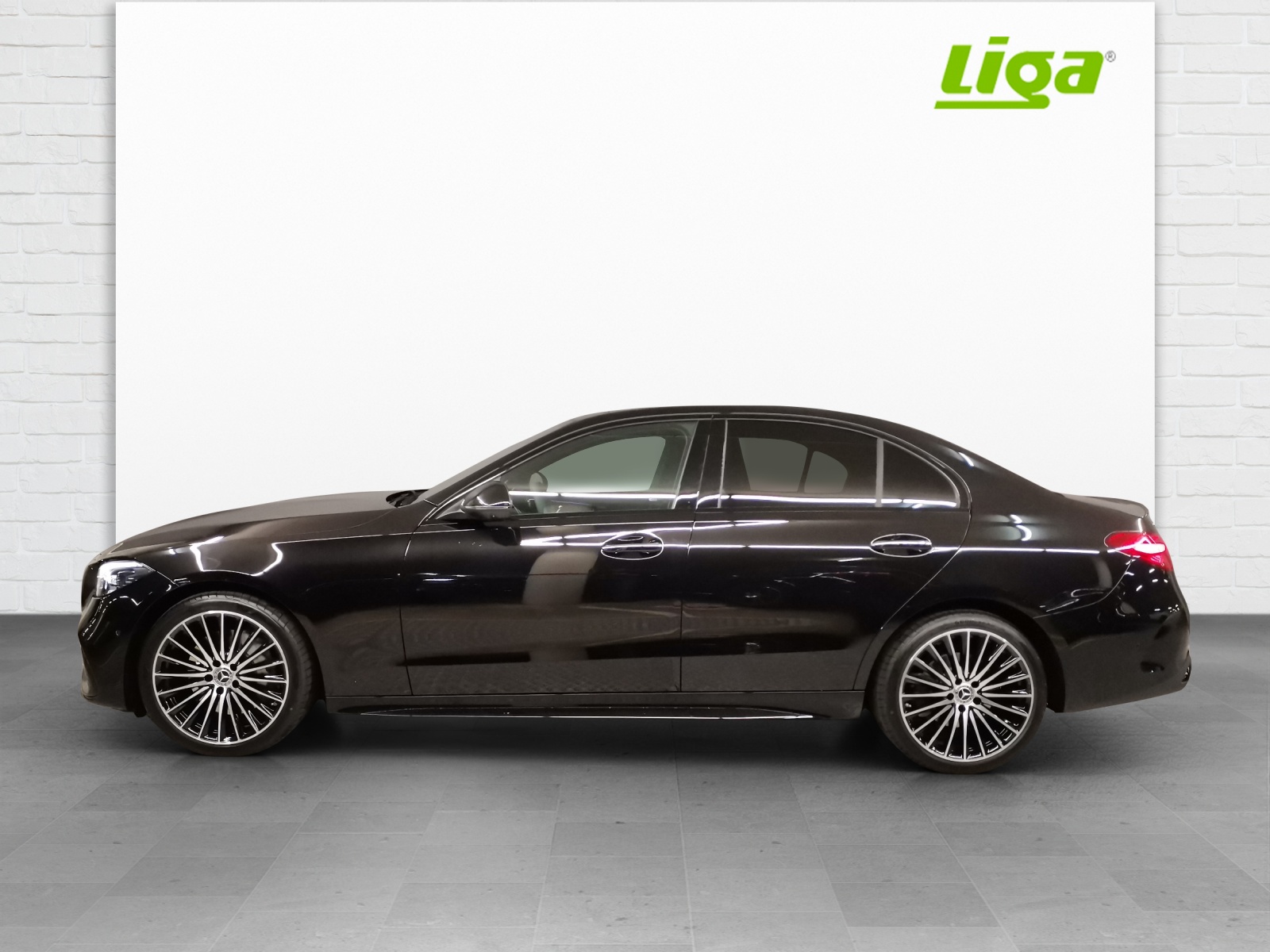 MERCEDES-BENZ C 300 AMG Line 4Matic-image-0